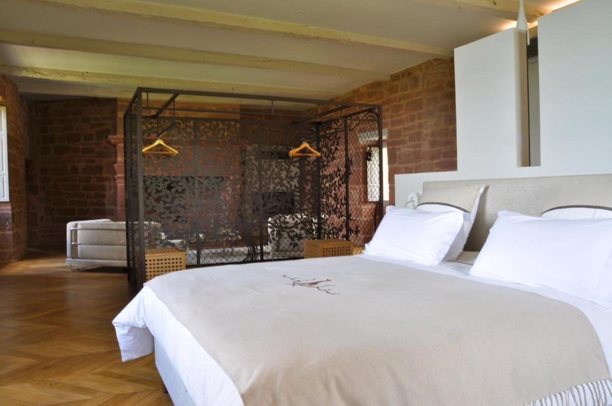 Deluxe King Suite photo 2