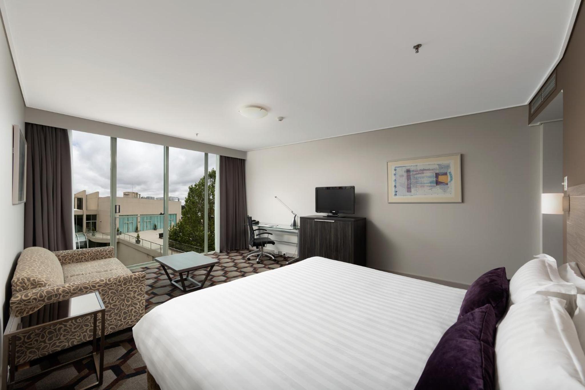 Queen Room - Disability Access - Photo 3