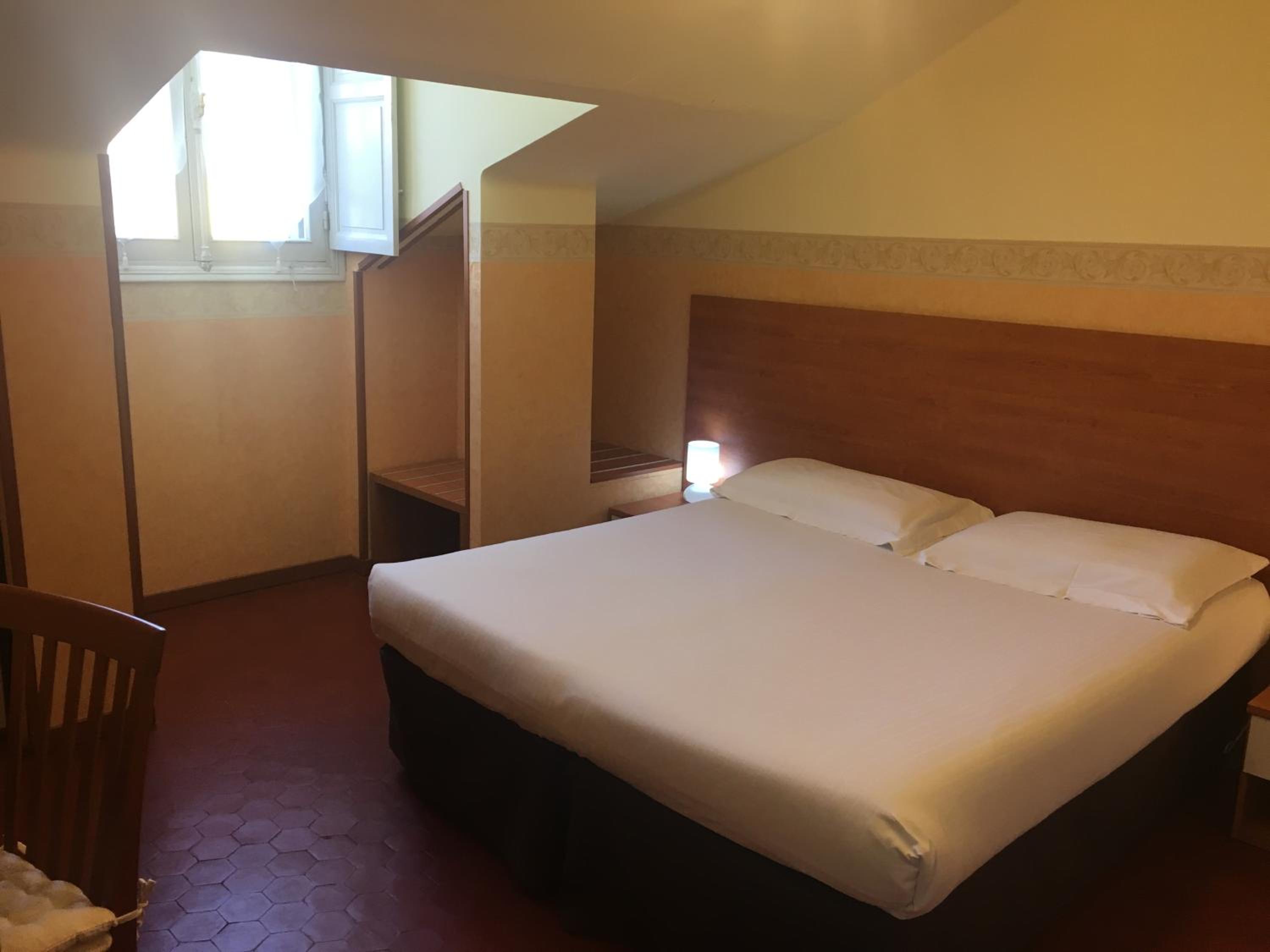 Double or Twin Room photo 3