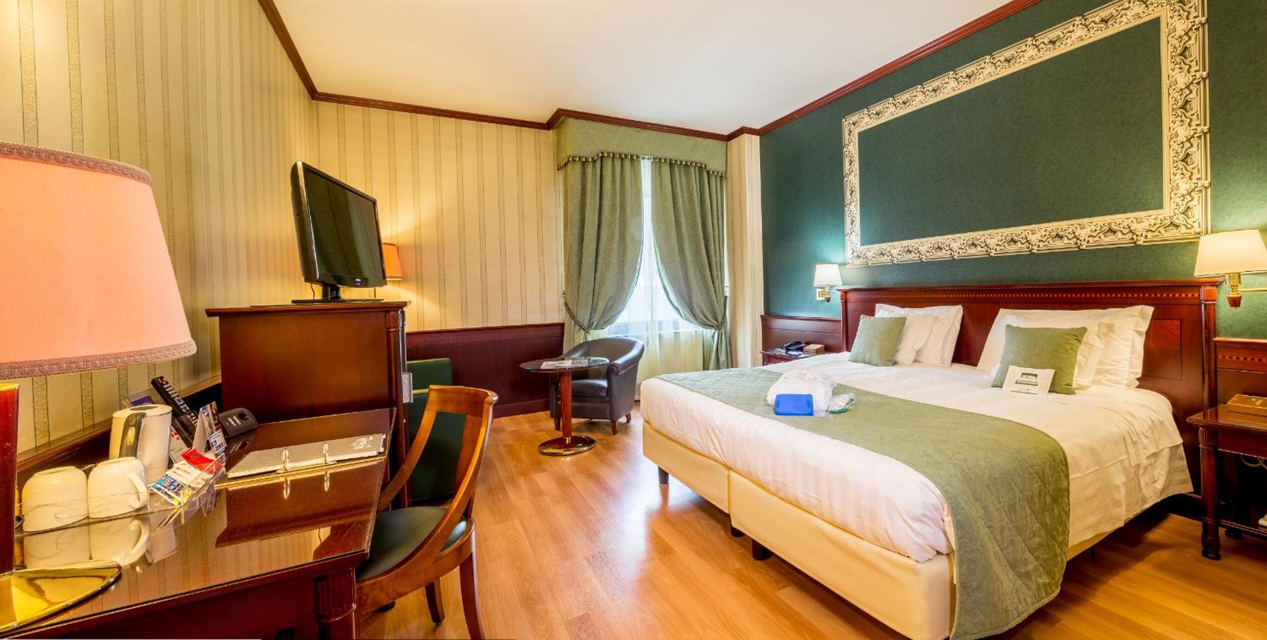 Classic King Room With Sofa Bed