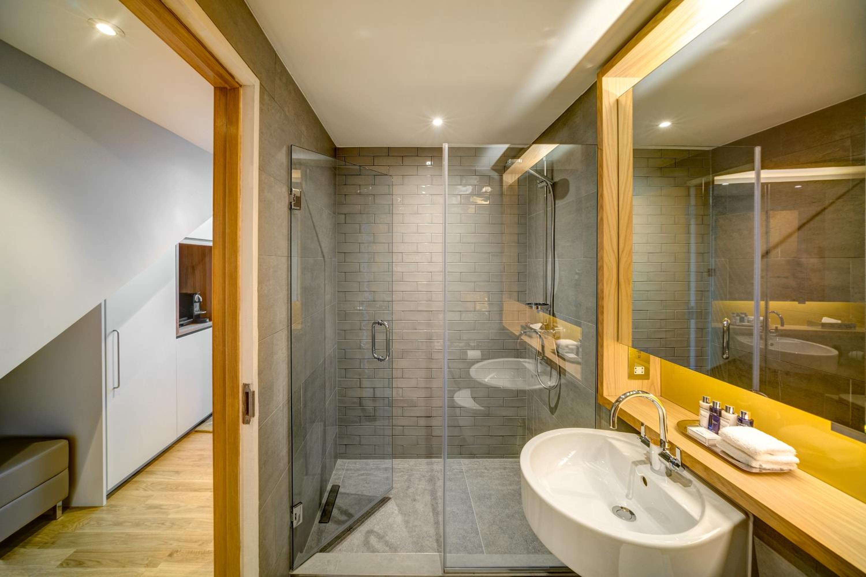 Duplex Suite - Photo 2