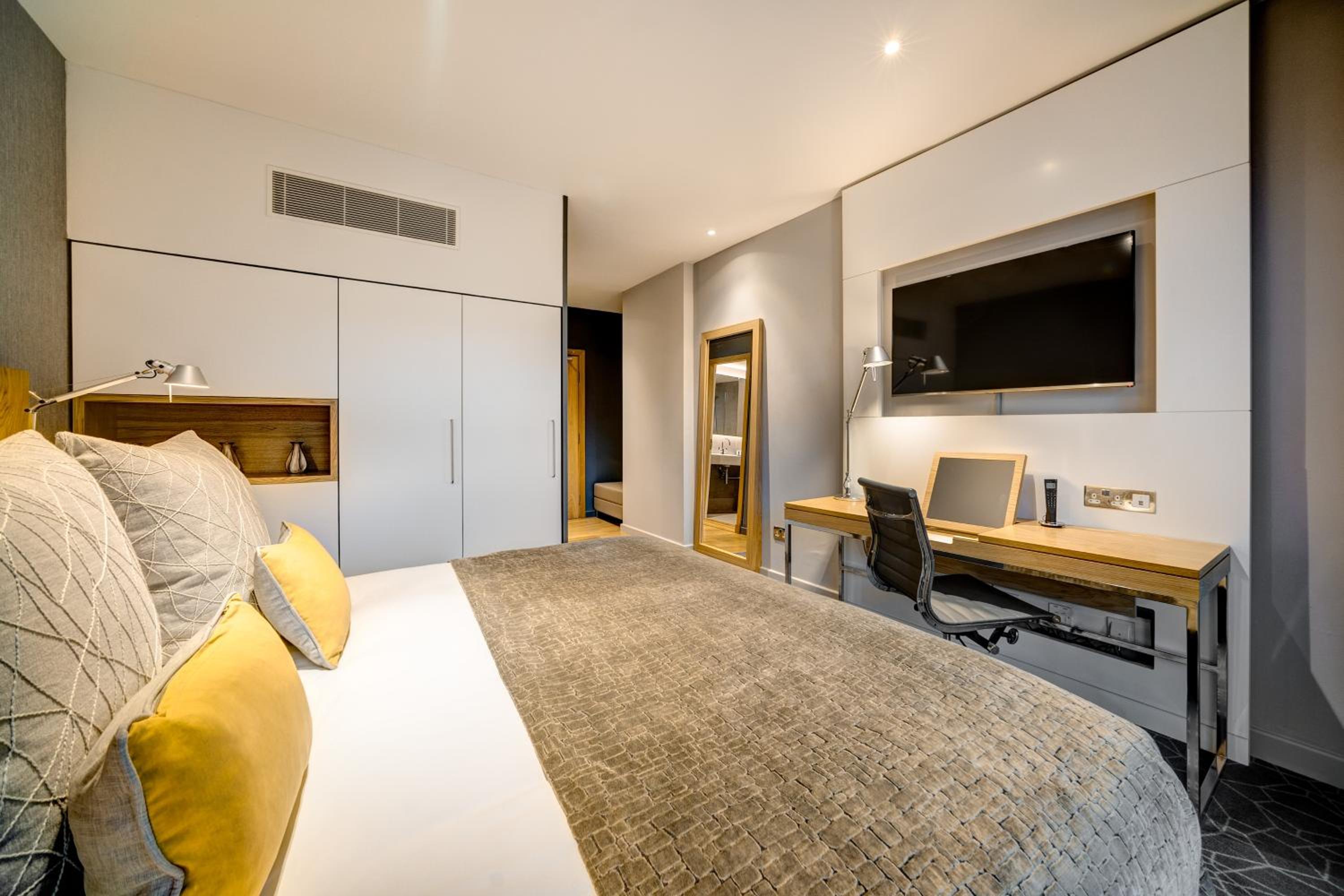 Standard Double Room - Photo 2