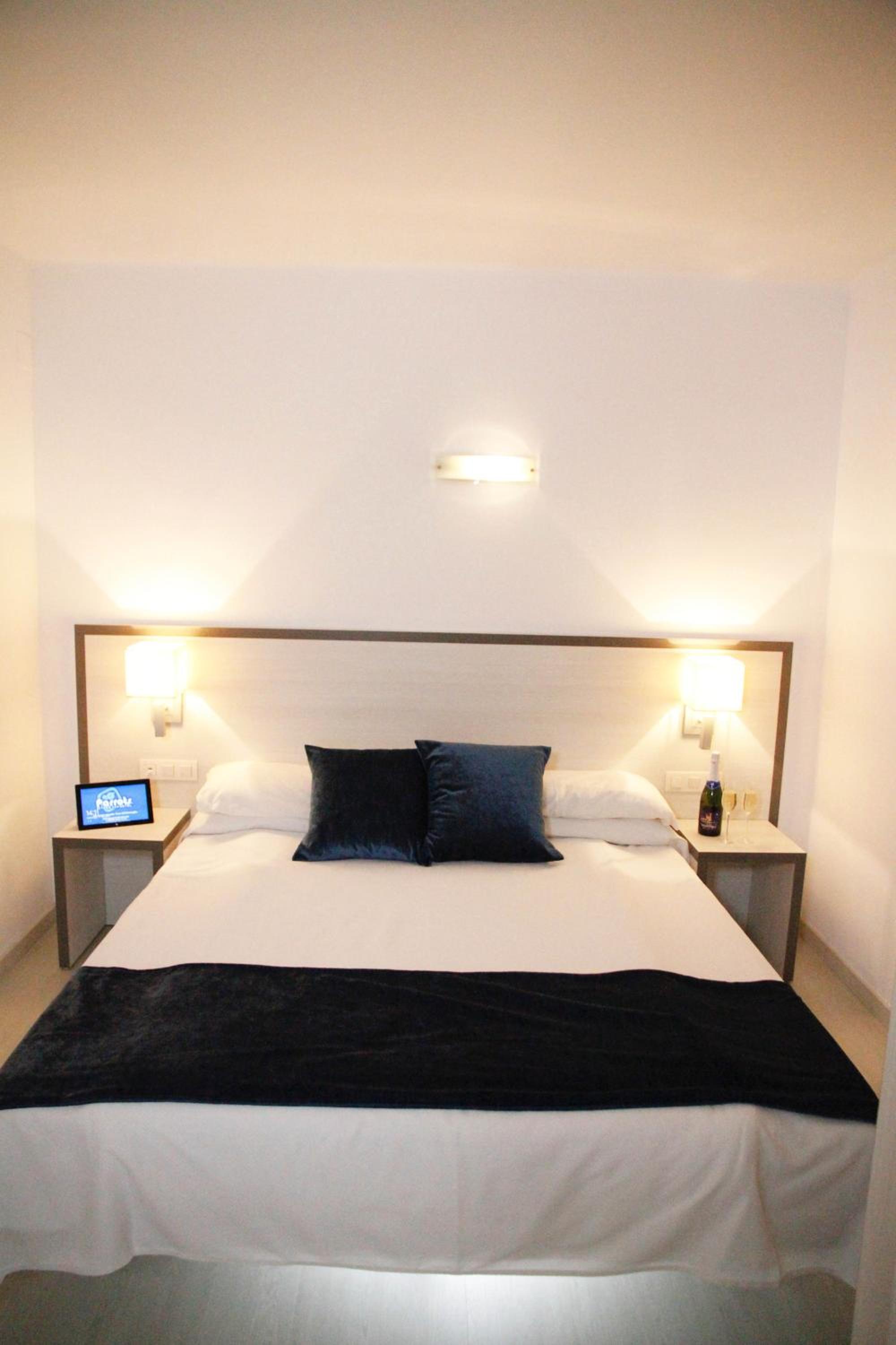 Economy Double Room photo 3