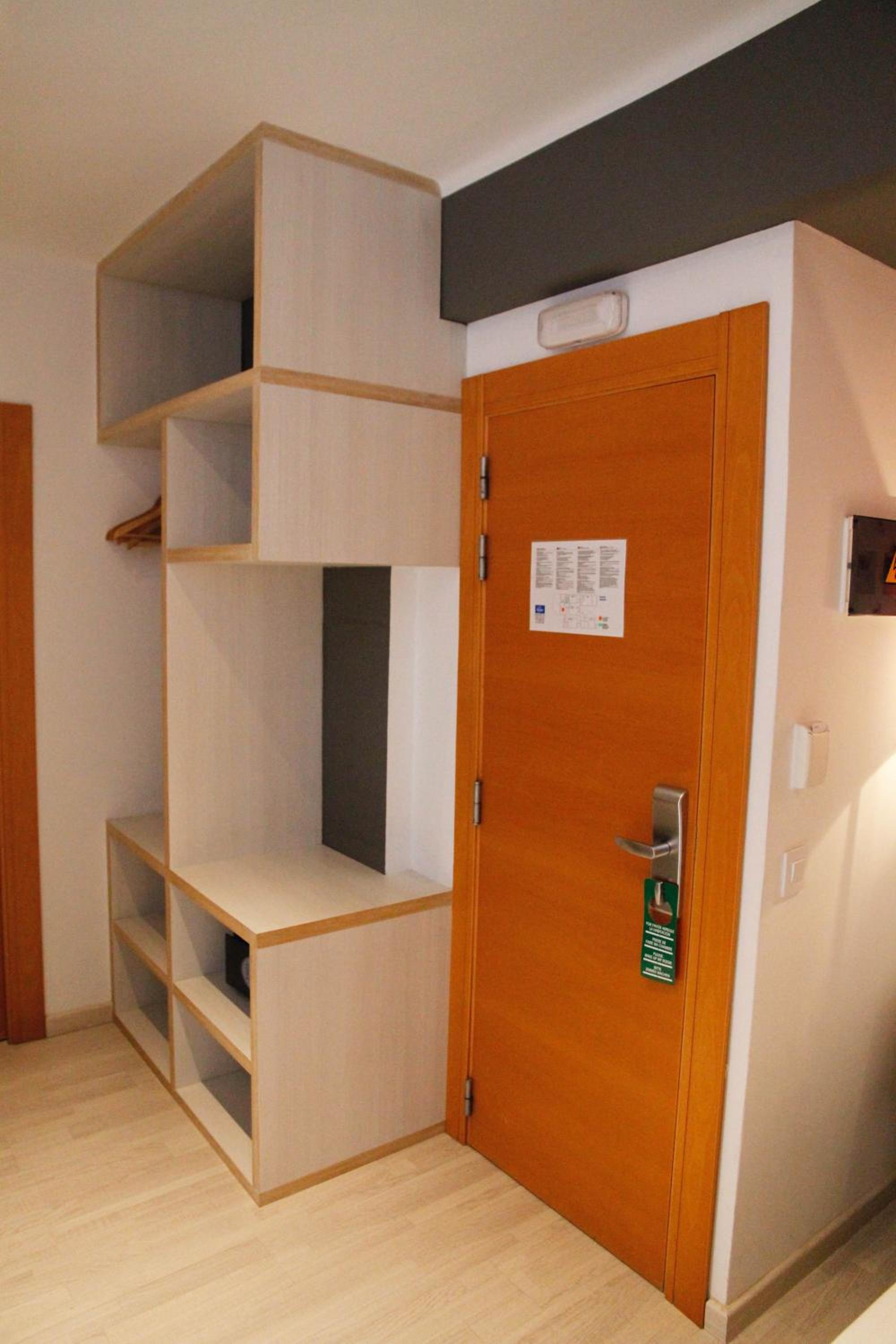 Economy Twin Room photo 2