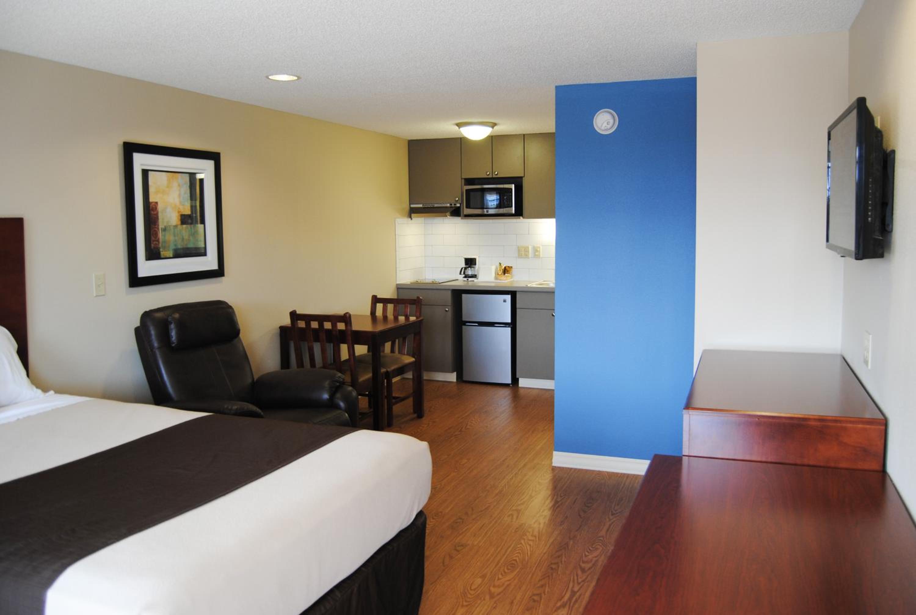 Double Room with Kitchenette - Non-Smoking - Photo 1