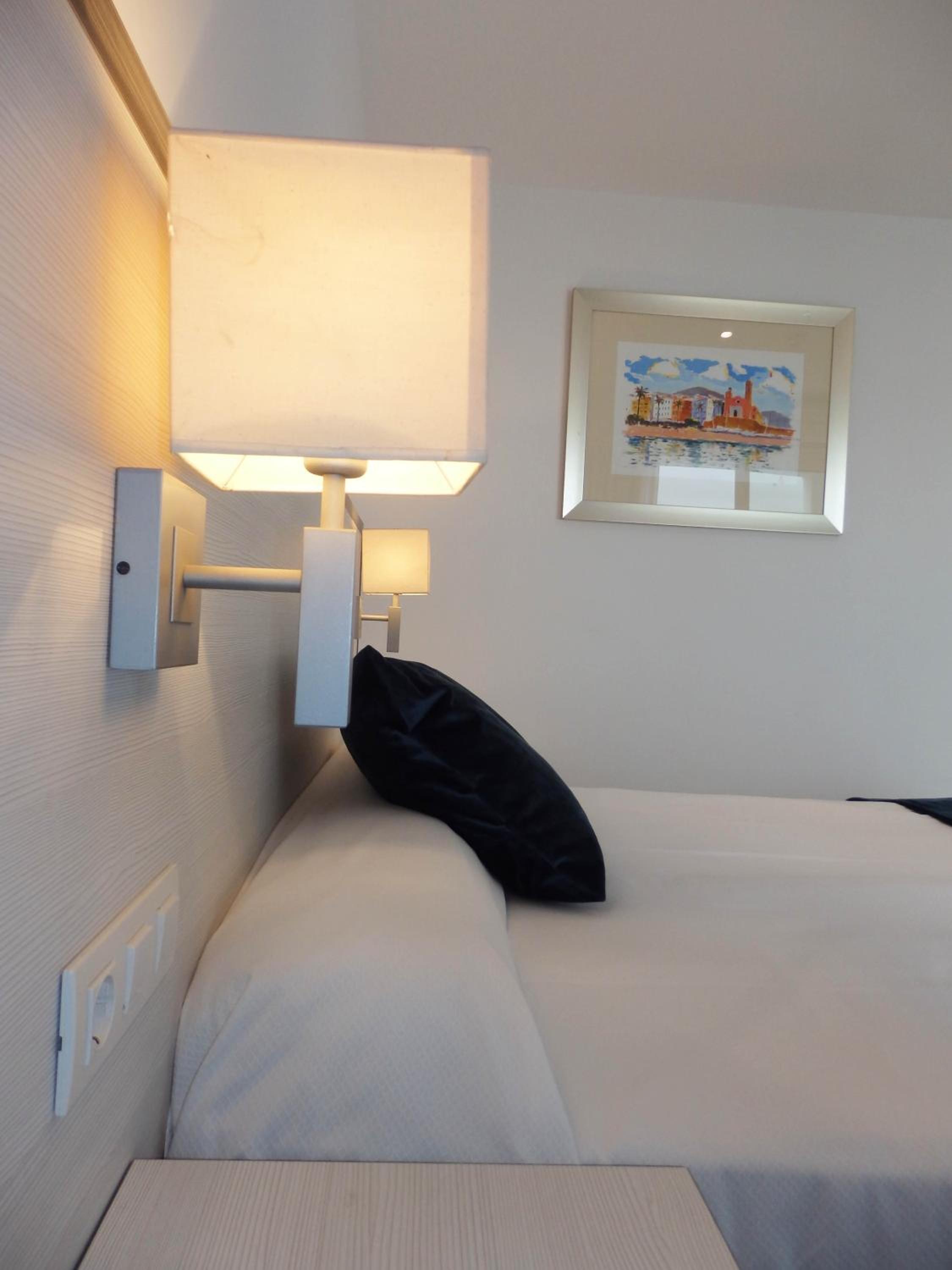 Double Room with Balcony photo 3
