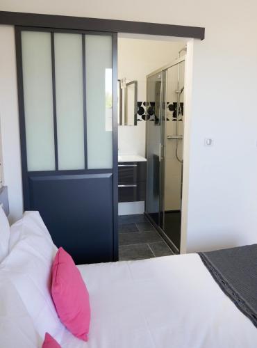 Comfort Triple Room with Shower photo 1