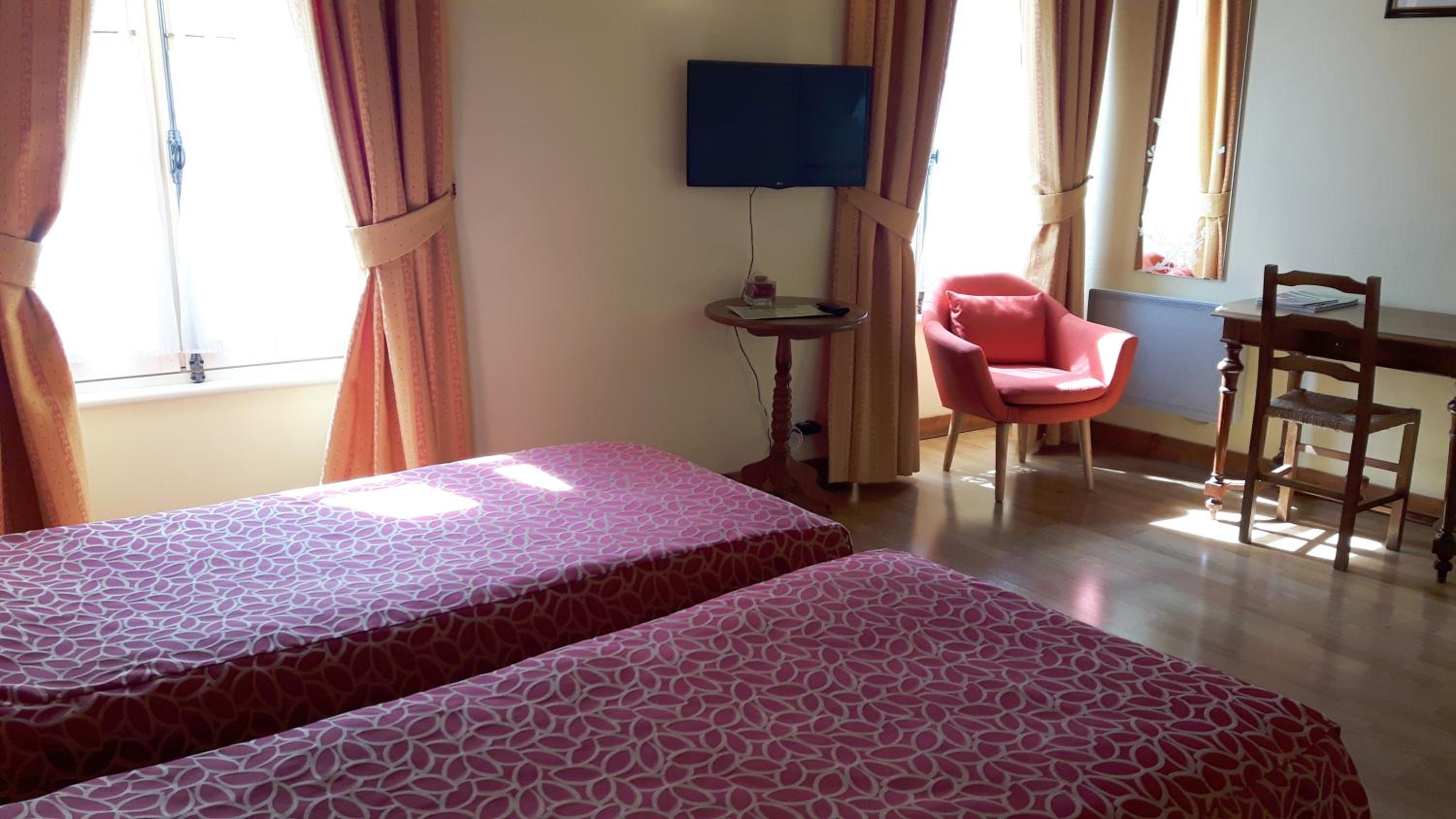 Standard Twin Room photo 2