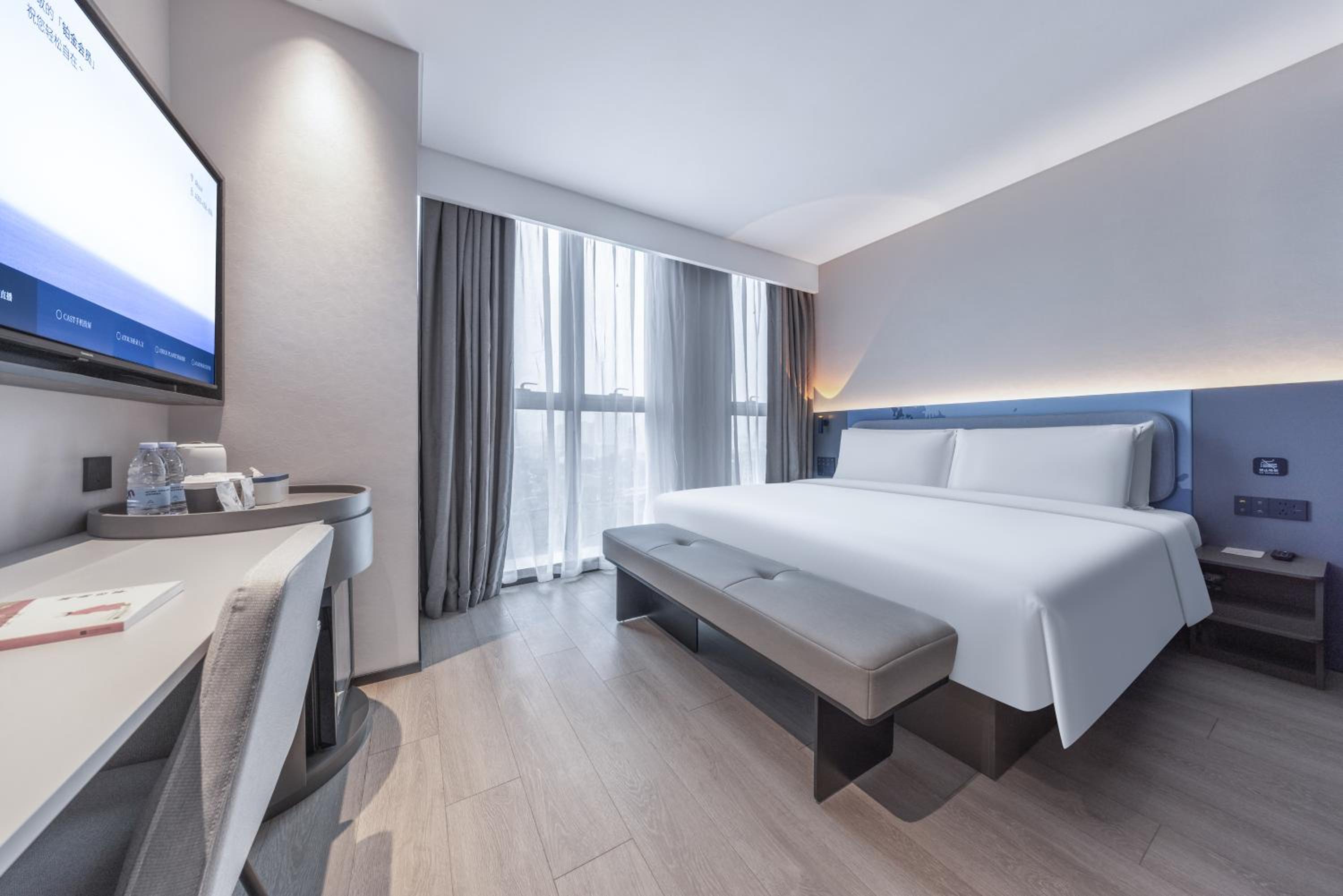 Enjoy Queen Room 