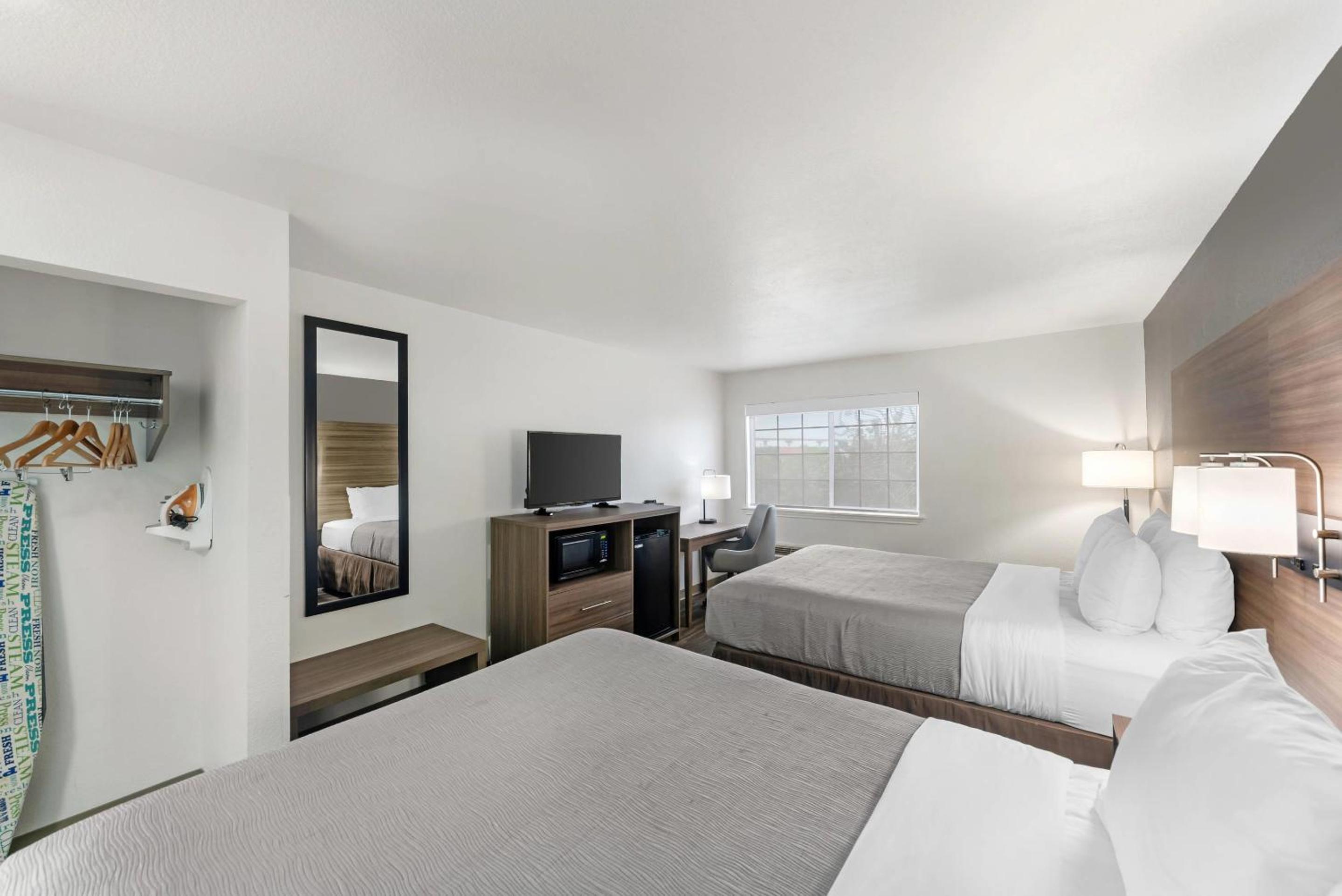 King Room with Two King Beds - Accessible/Non-Smoking - Photo 1