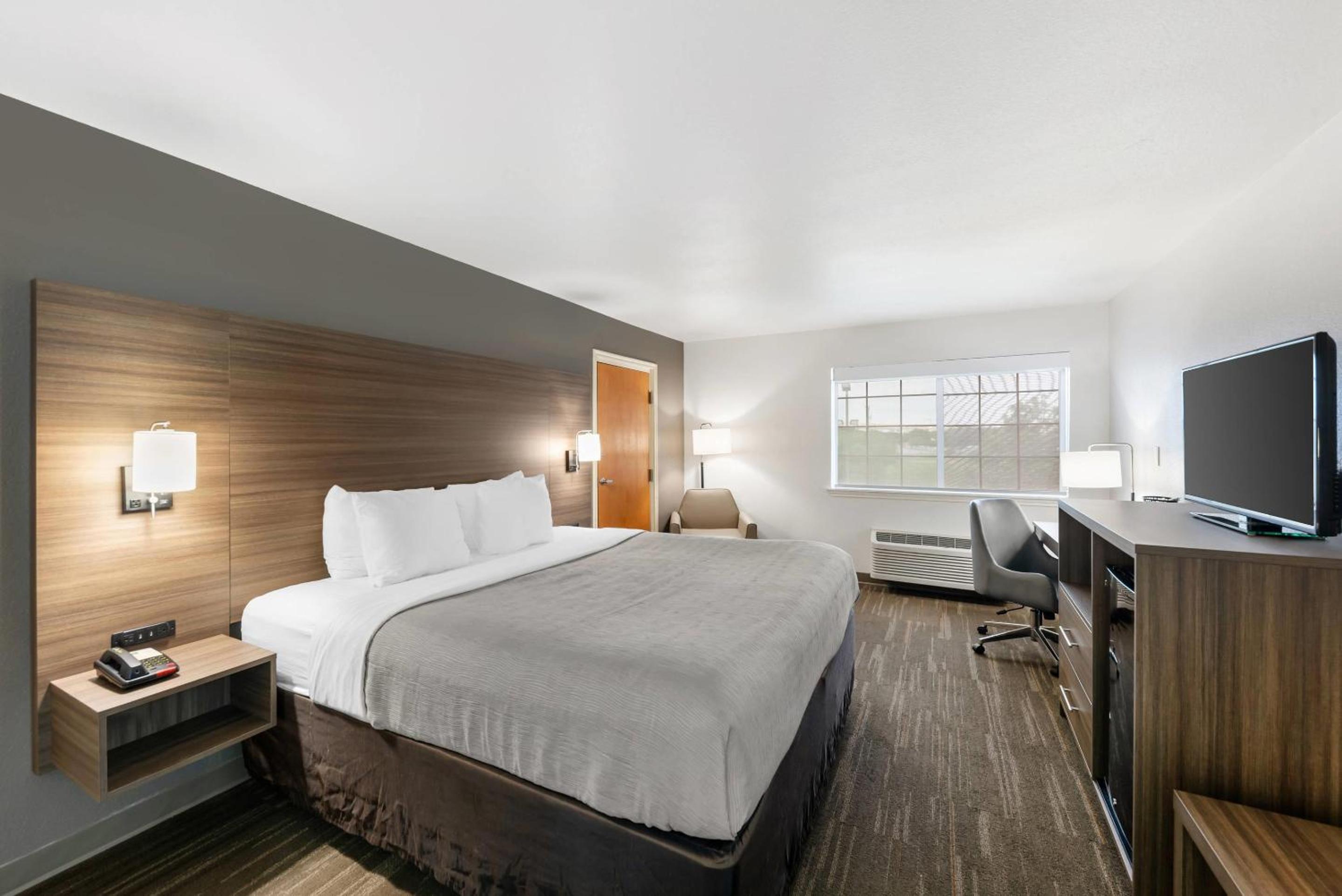 King Room - Accessible/Non-Smoking