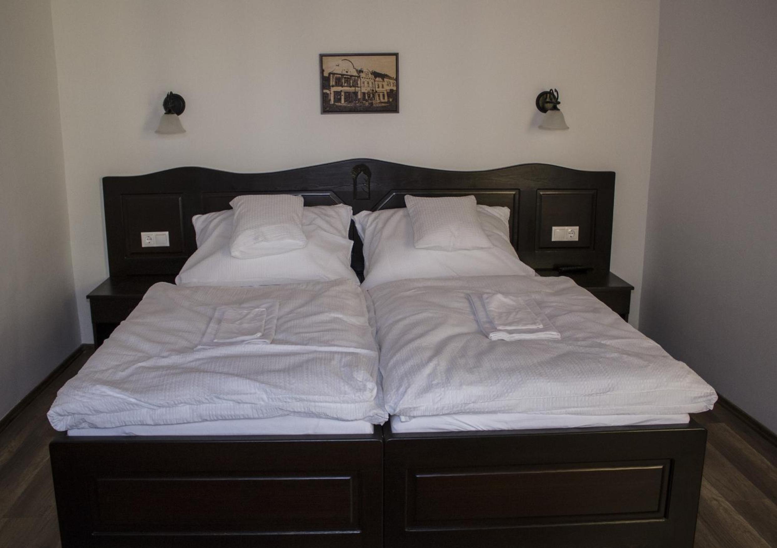 One-Bedroom Apartment - Photo 1