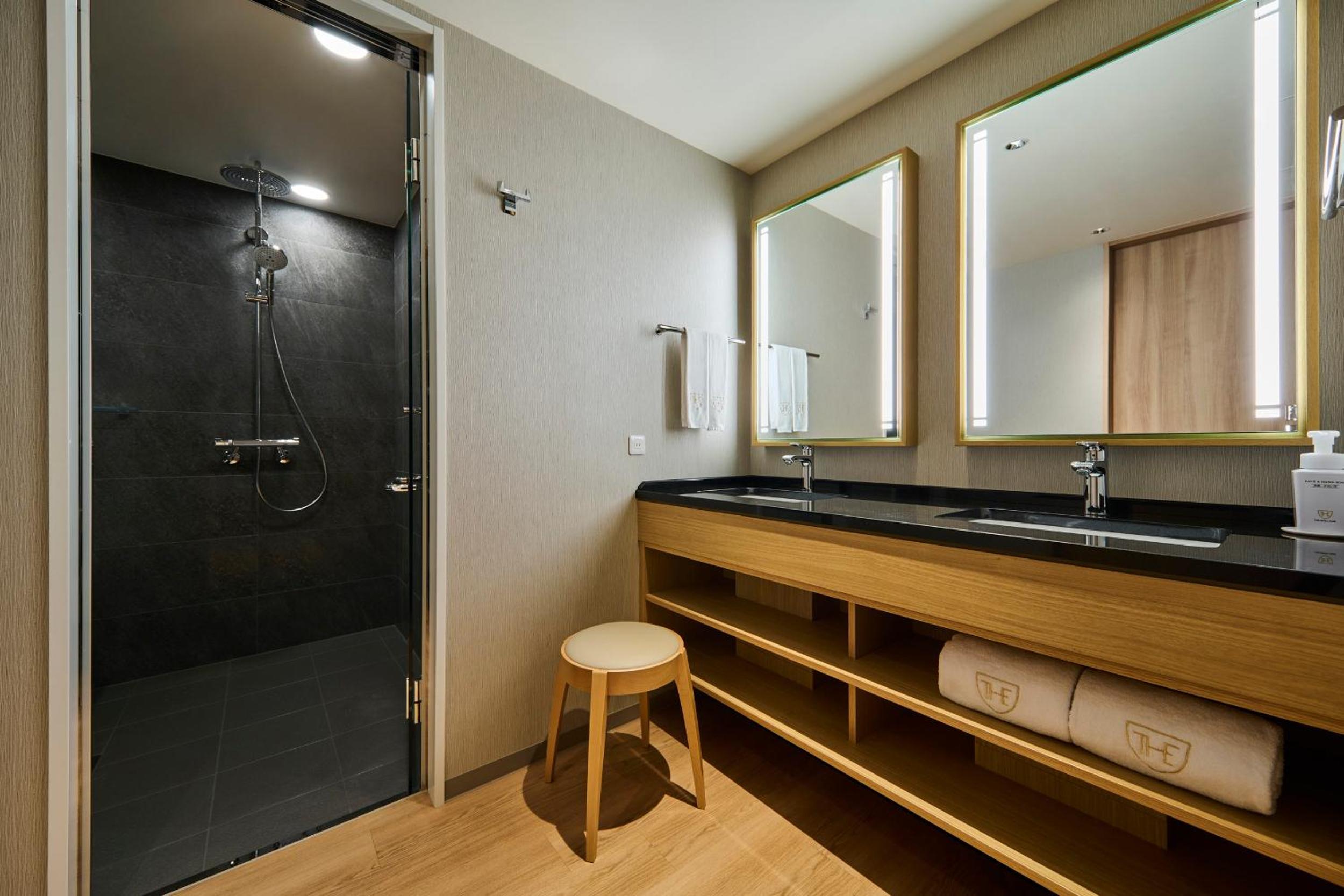 Suite - Photo 4