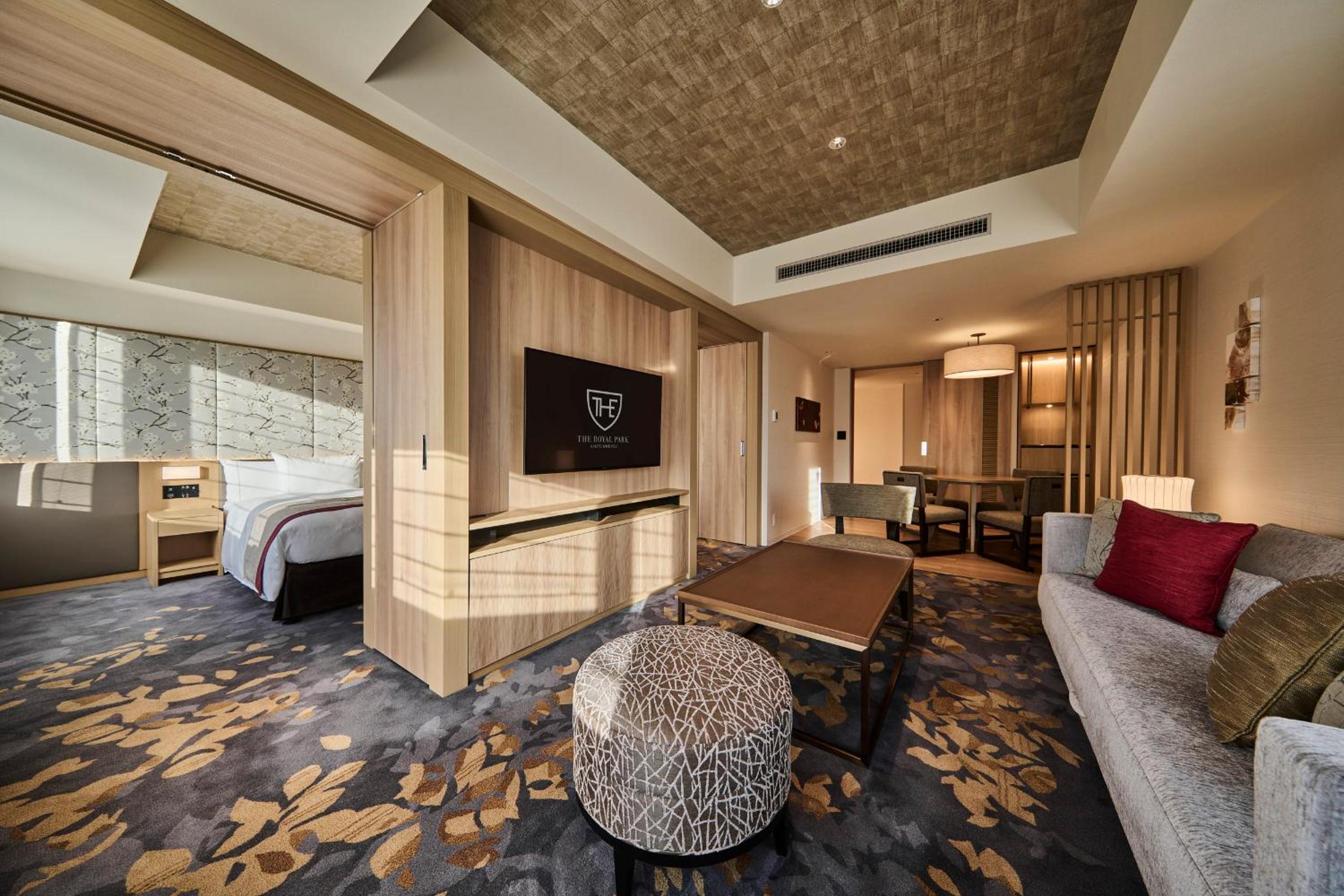 Suite - Photo 6
