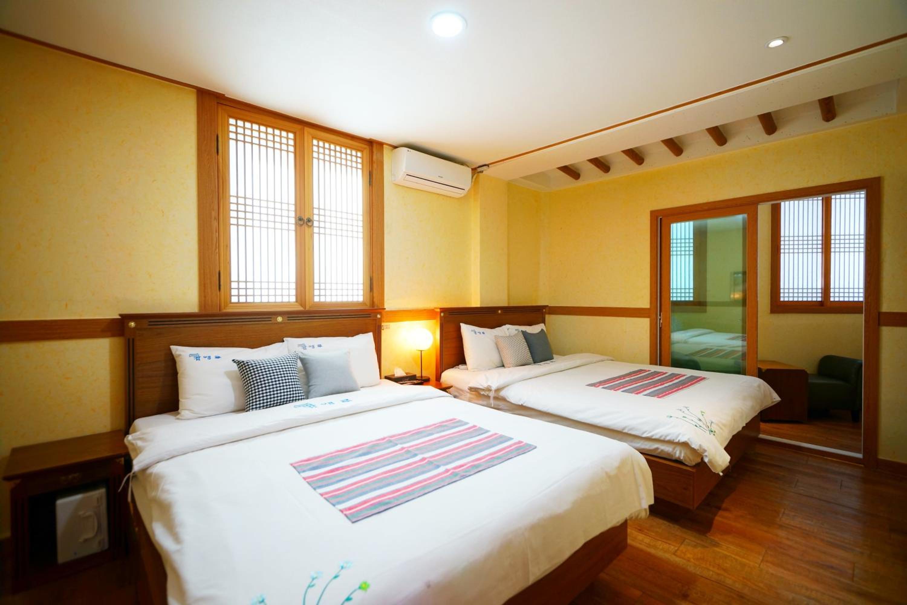 Deluxe Twin Room - Photo 1