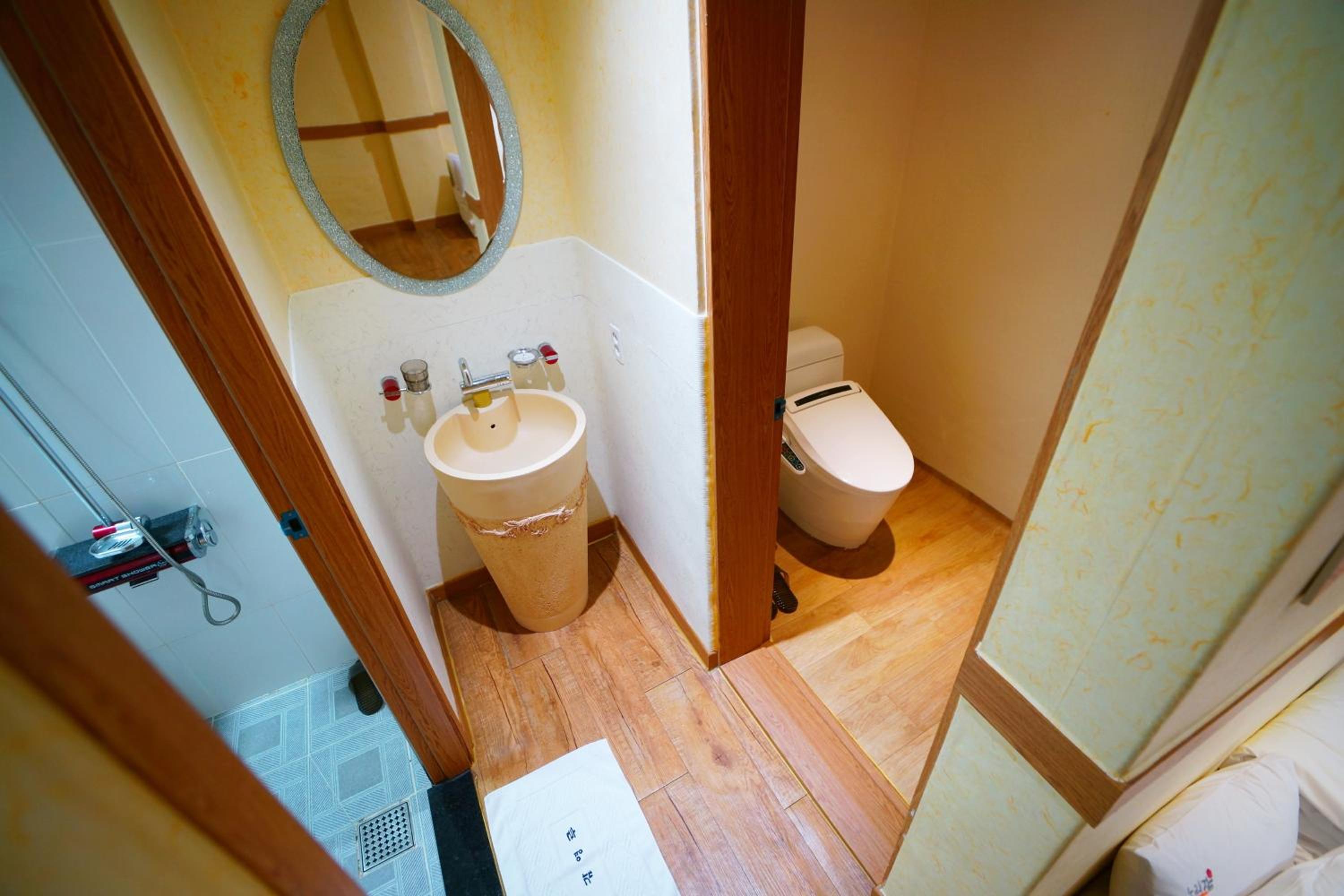 Deluxe Twin Room - Photo 2