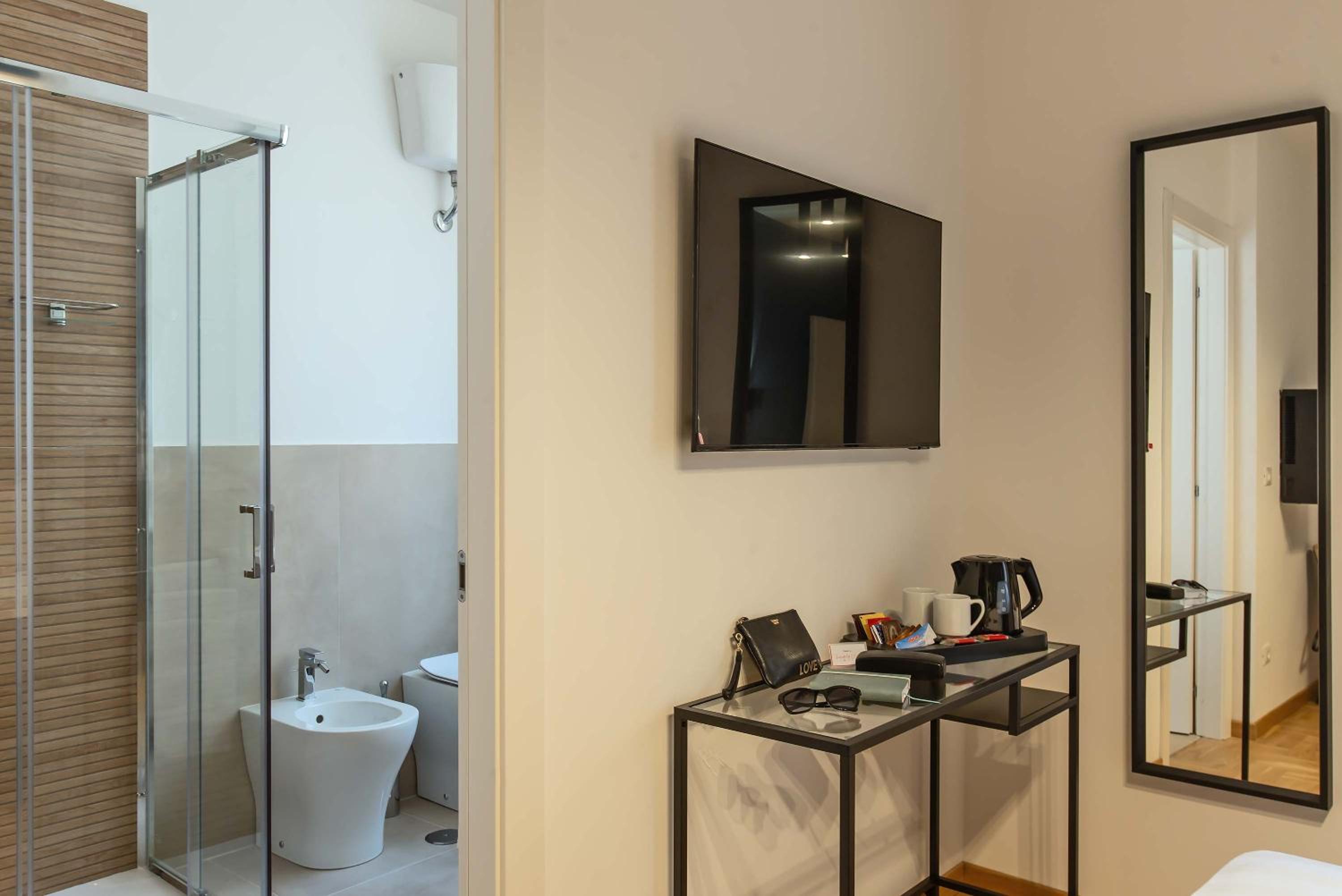 Single Room photo 2