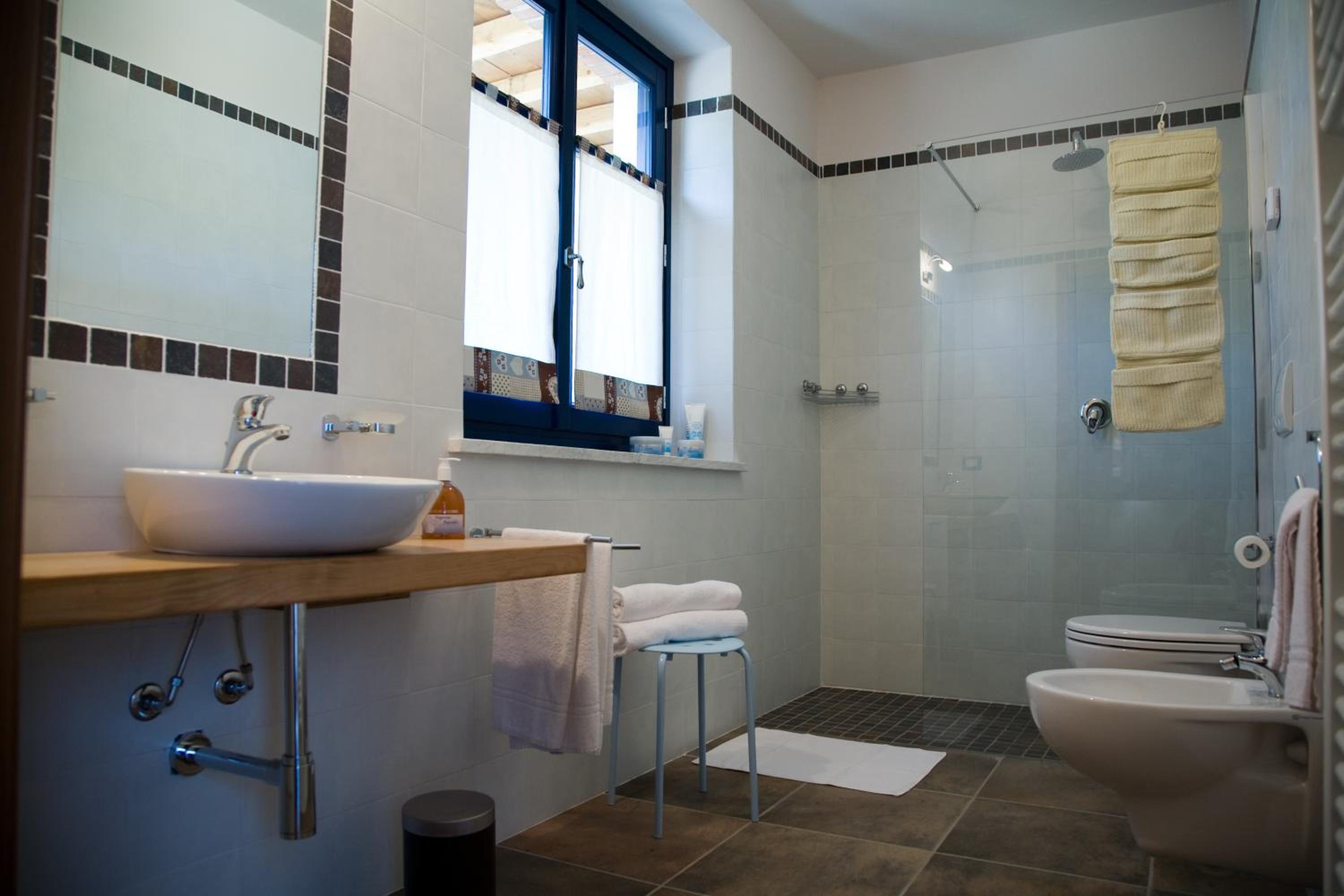 Double Room - Photo 2