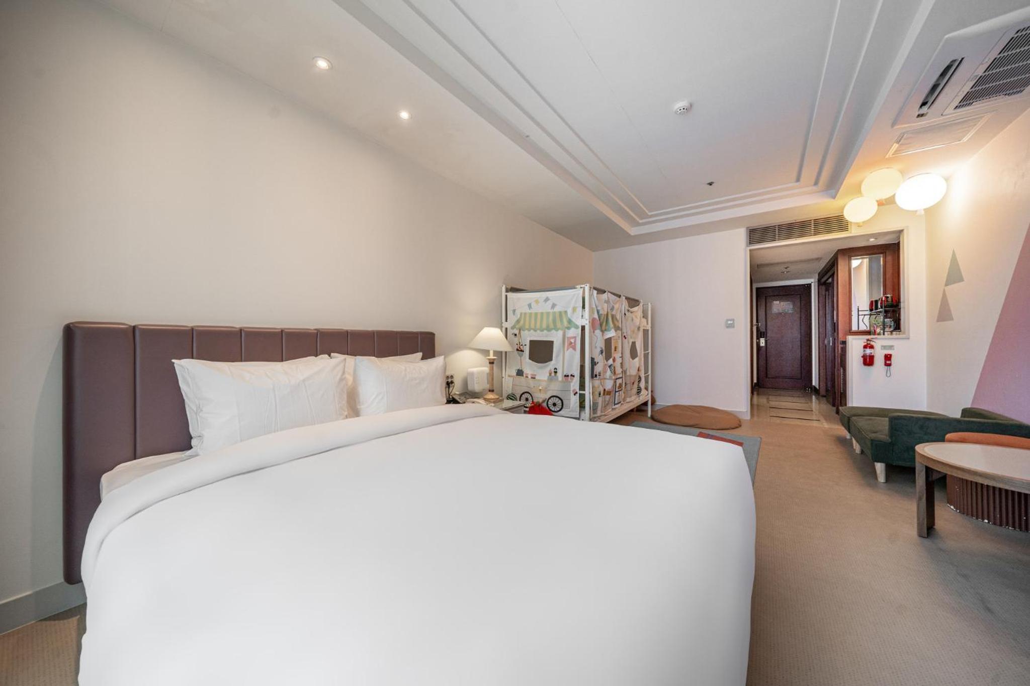 Kids Family - Included 1 parking space (2 Adults + 2 Children (up to 12 years))