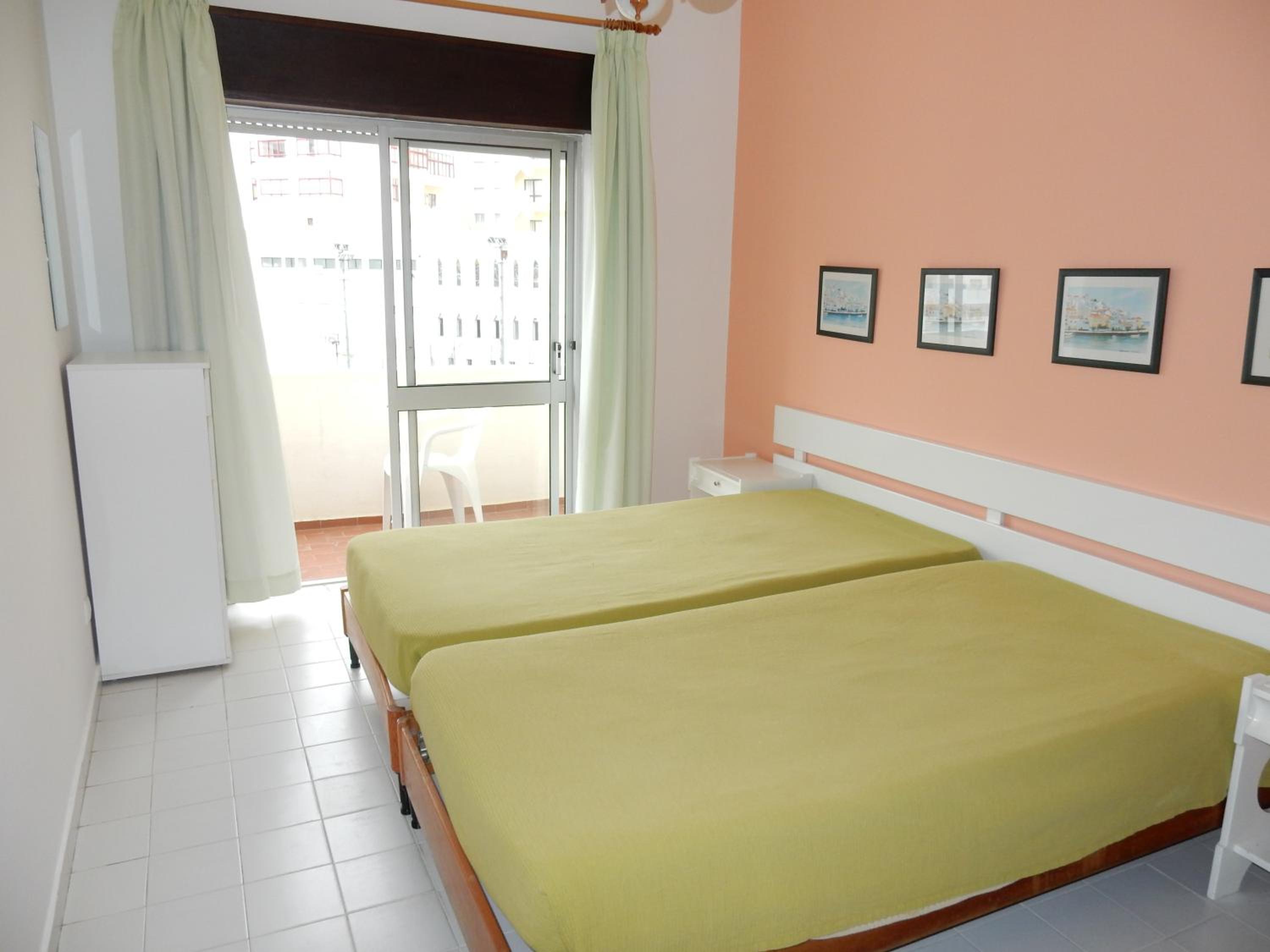 One-Bedroom Apartment - Photo 12