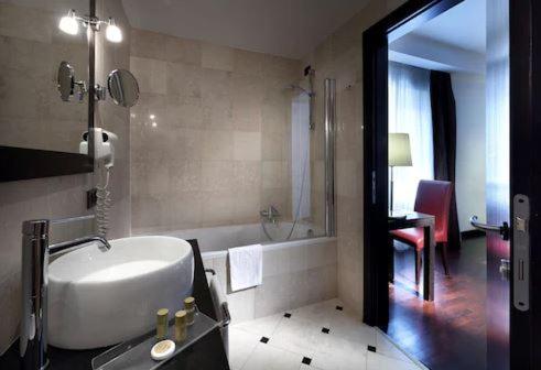 Double or Twin Room with Extra Bed photo 1