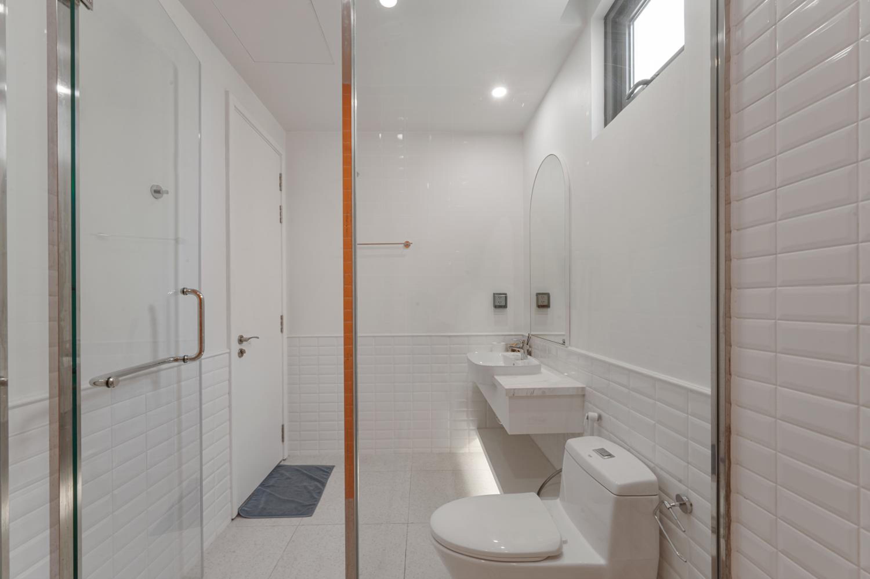 Two-Bedroom Deluxe Apartment with Ocean View