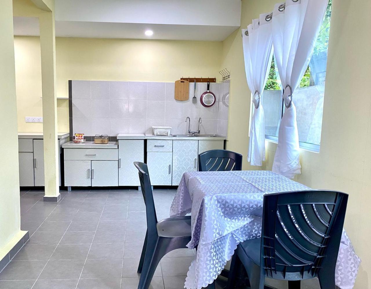 One-Bedroom House photo 1