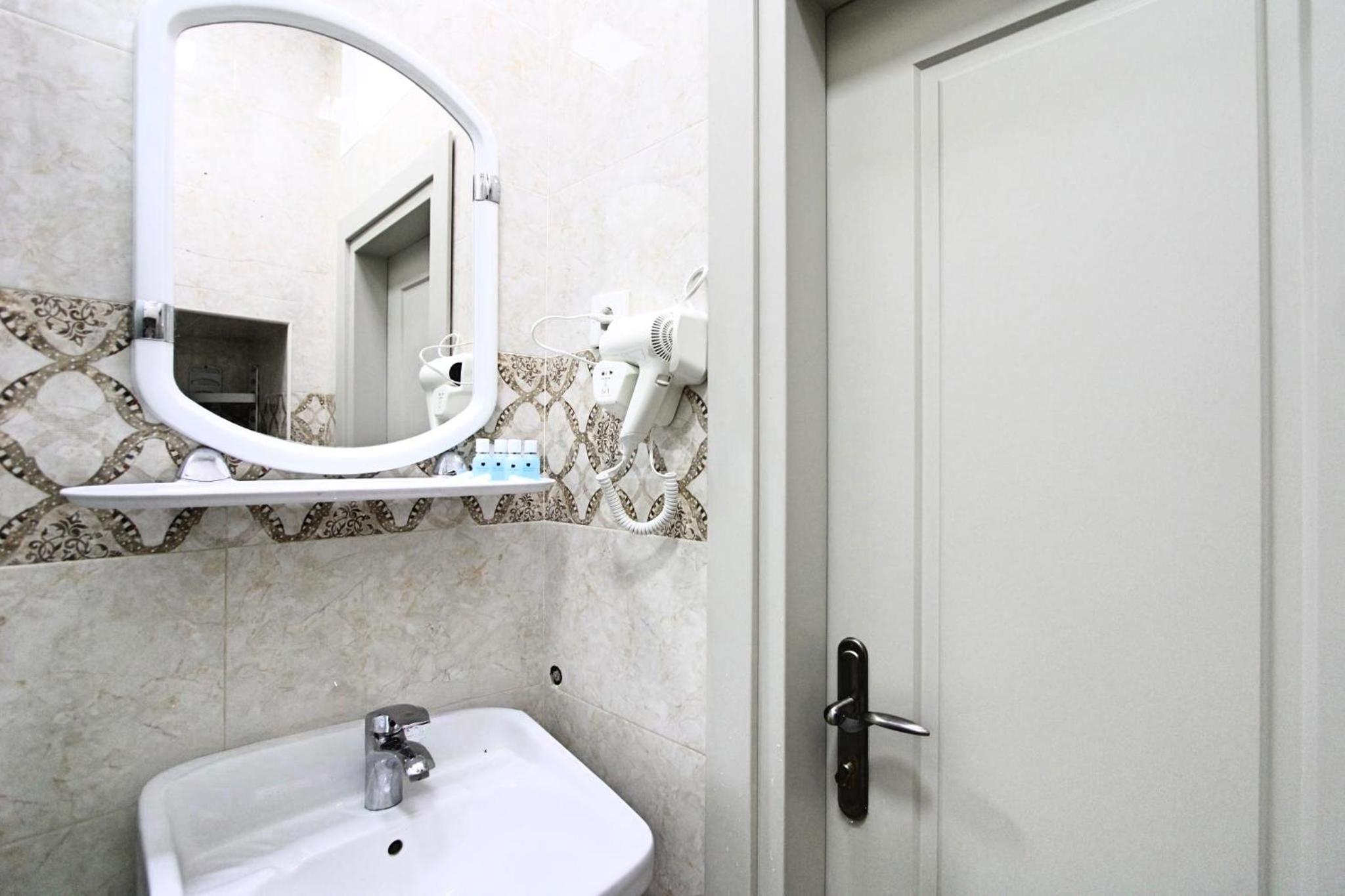 Three-Bedroom Premium Apartment with Balcony photo 2