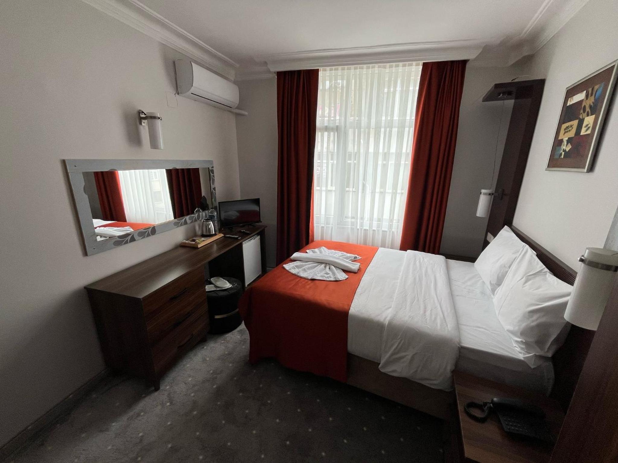 Double Room (1 Adult + 1 Child) photo 2