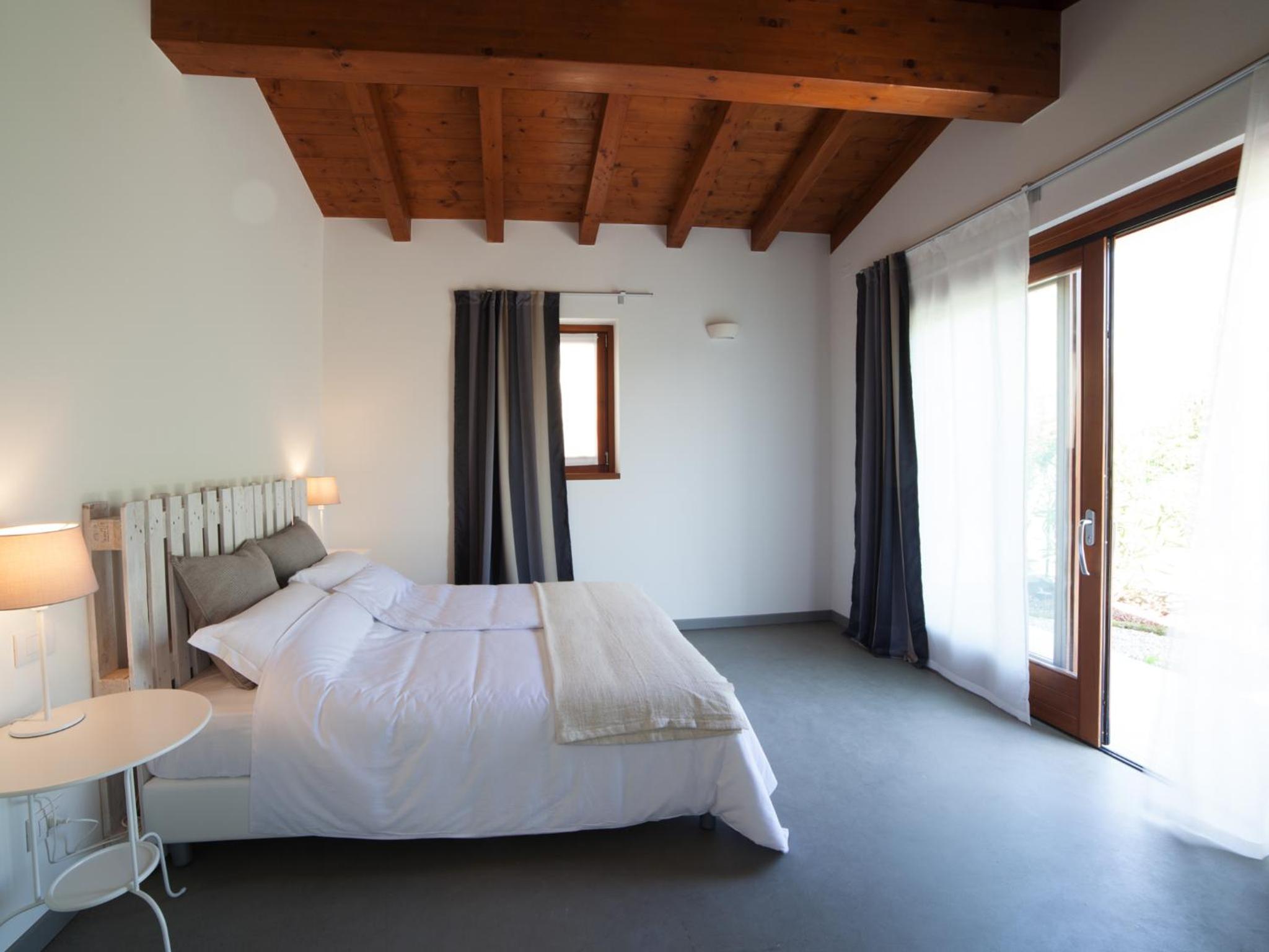 Large Double or Twin Room photo 1