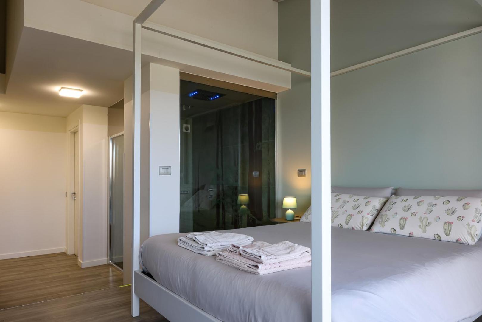 Queen Room with Balcony