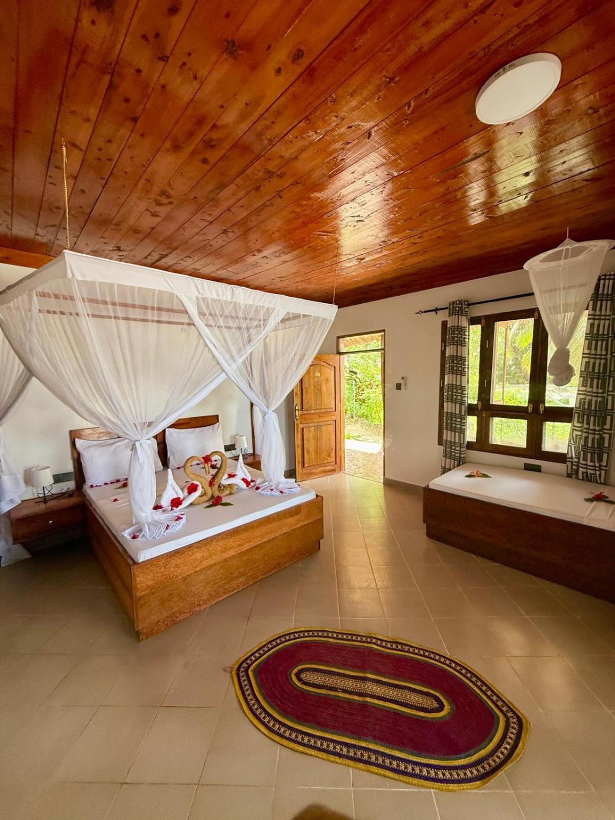 Deluxe Triple Room with Sea View photo 2