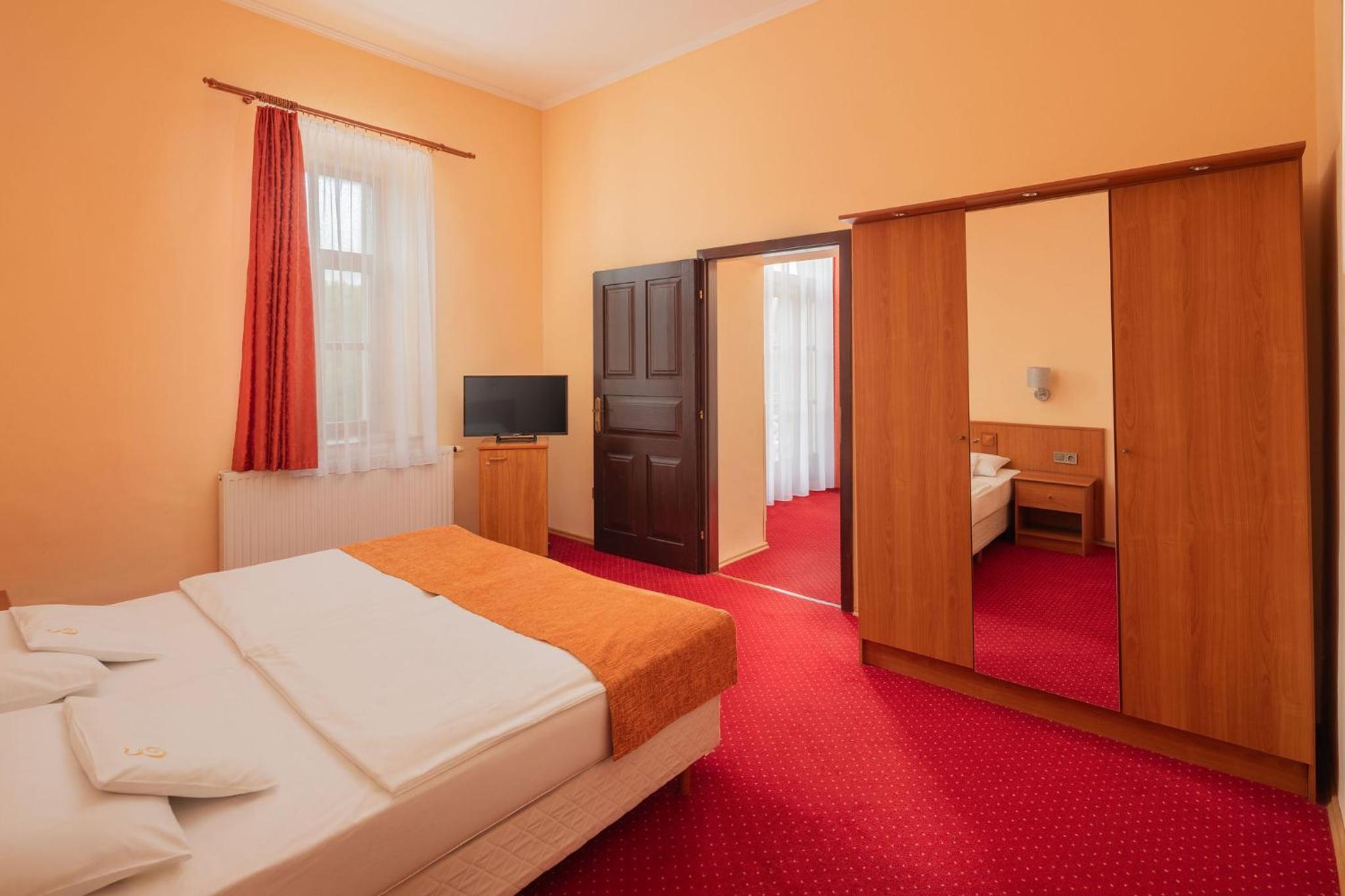 Erzsébet-wing, two-room family apartment for 4-people photo 1