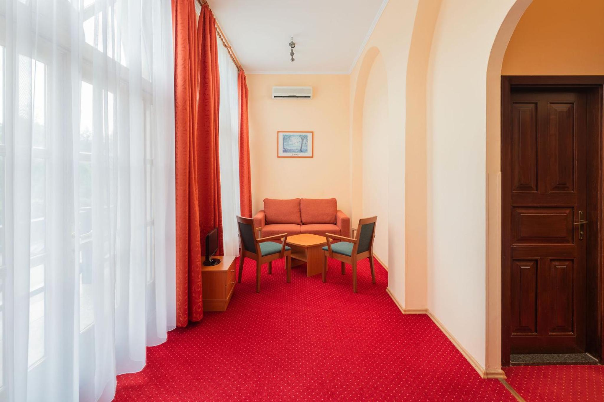 Erzsébet-wing, two-room family apartment for 4-people photo 2