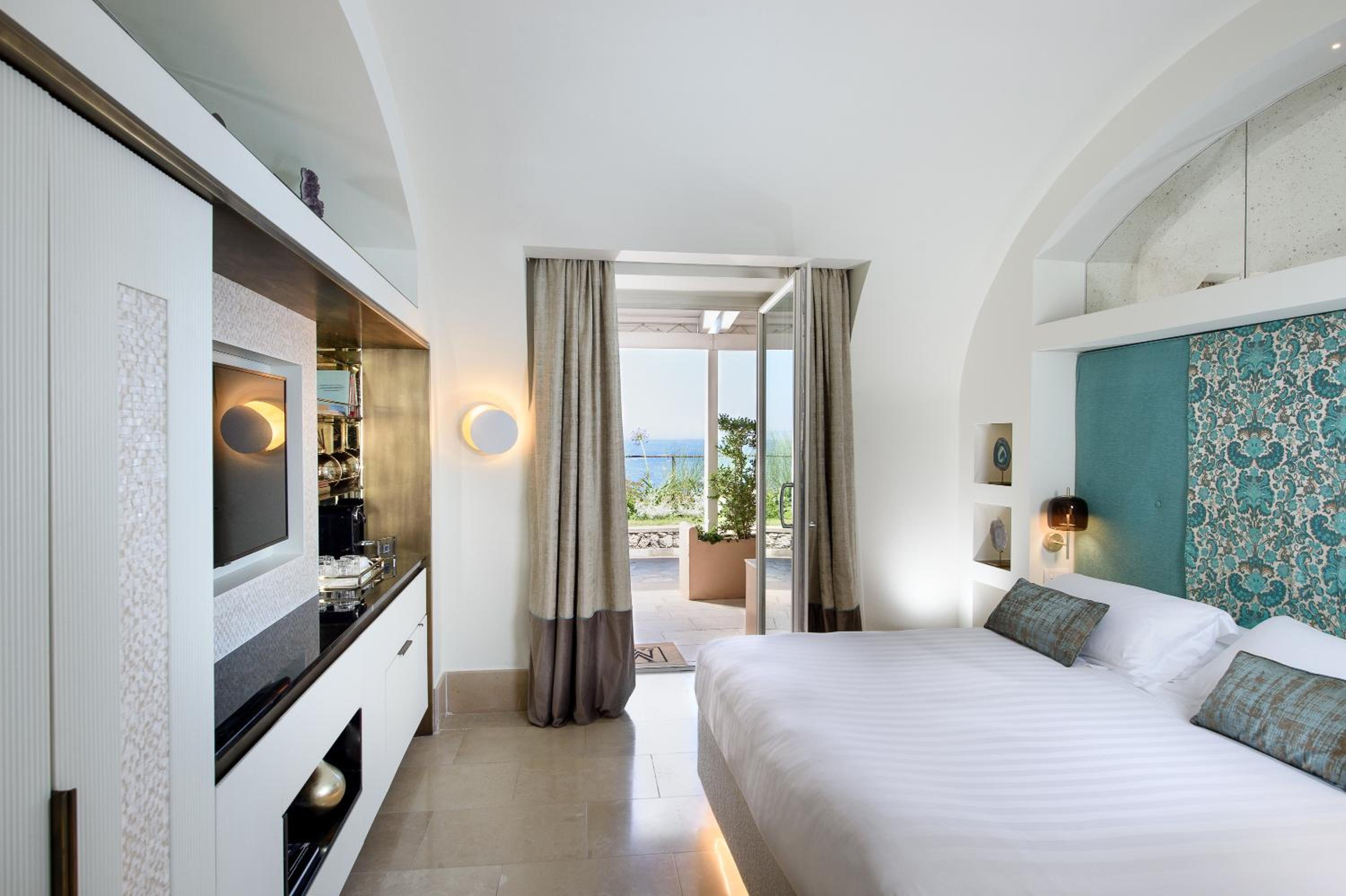 Double Room with One Double Bed and 2 Adults Occupancy (Non Smoking)