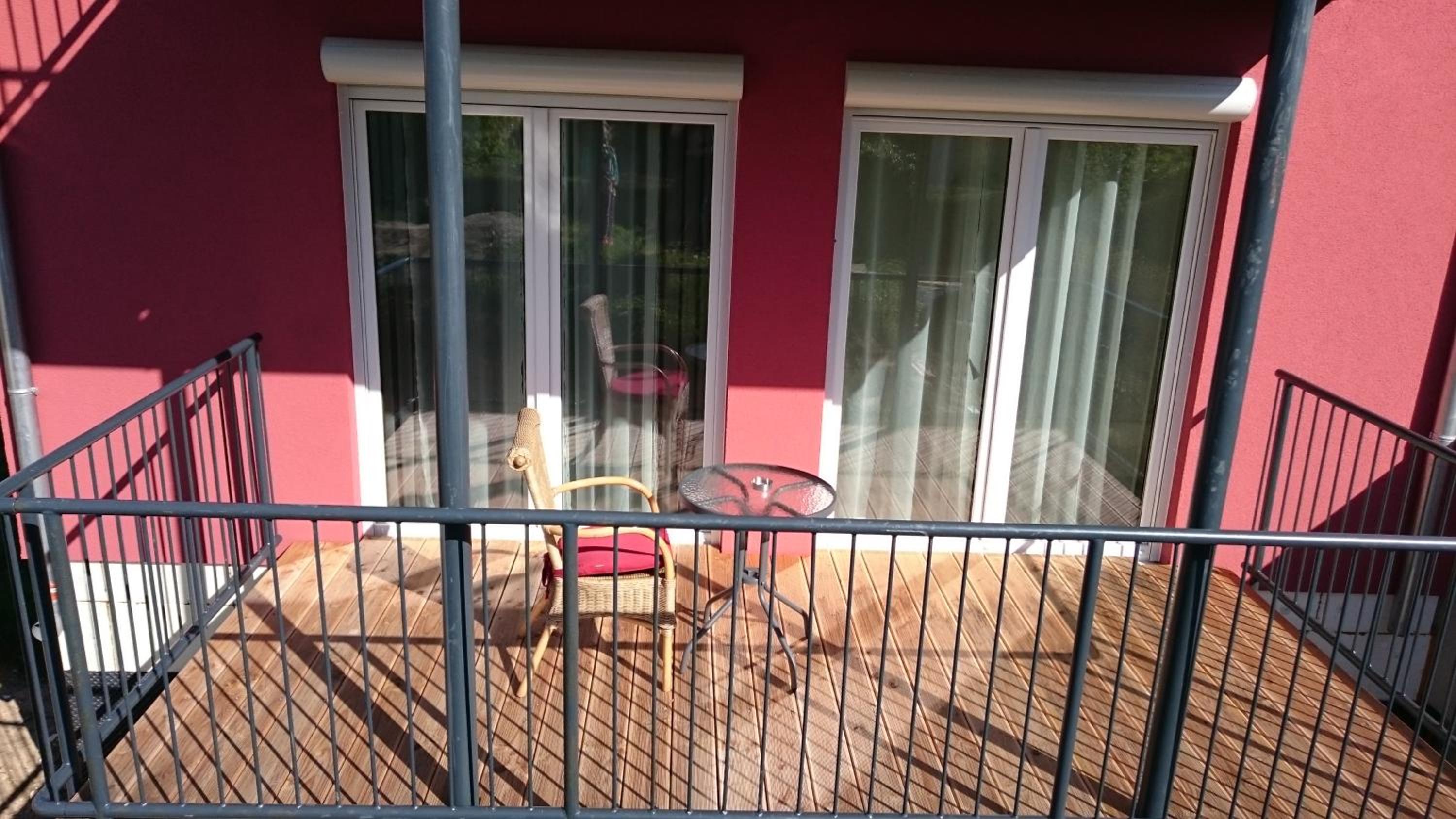 Apartment - Ground Floor - Photo 2