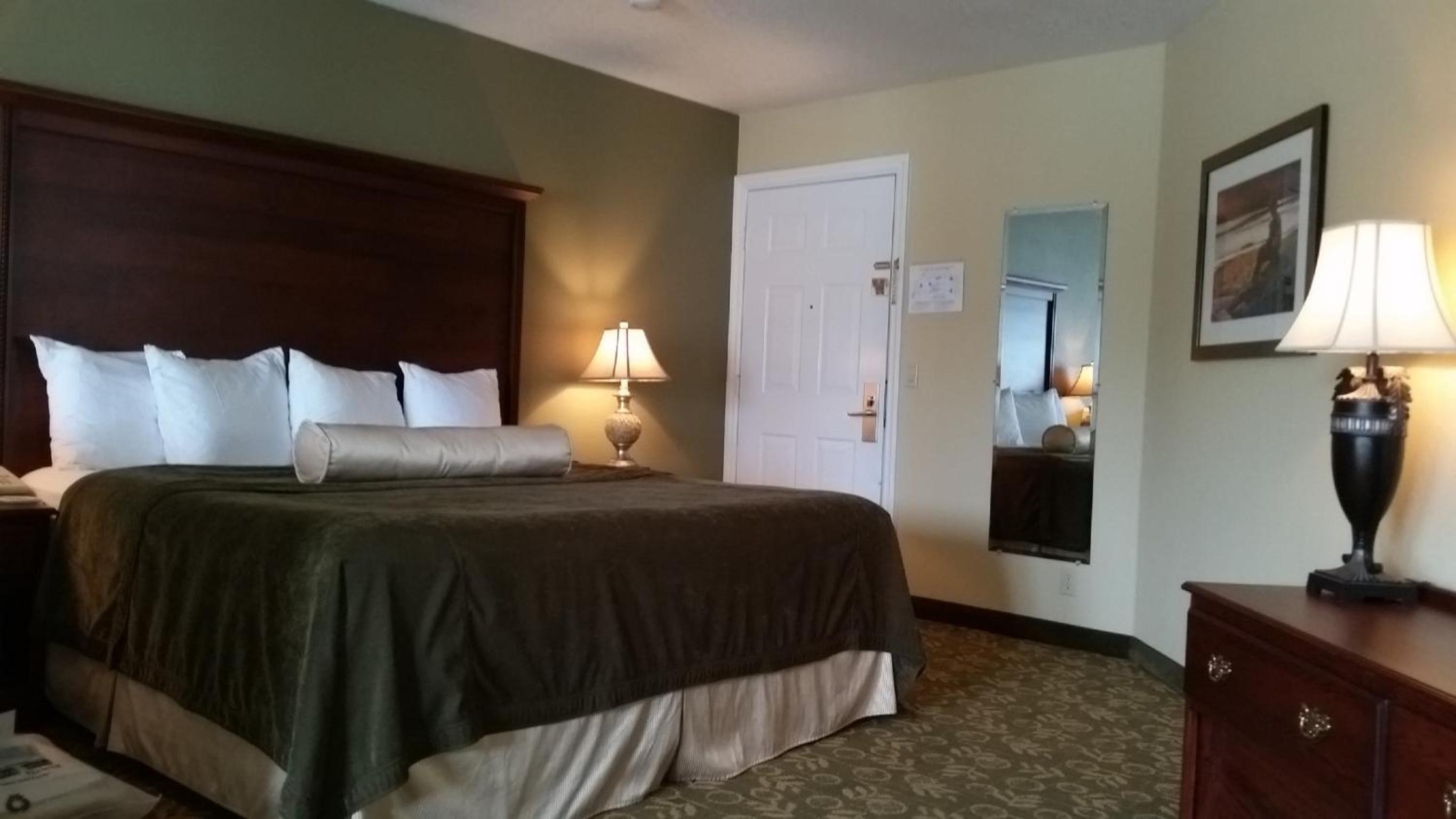 King Suite with Kitchen photo 2