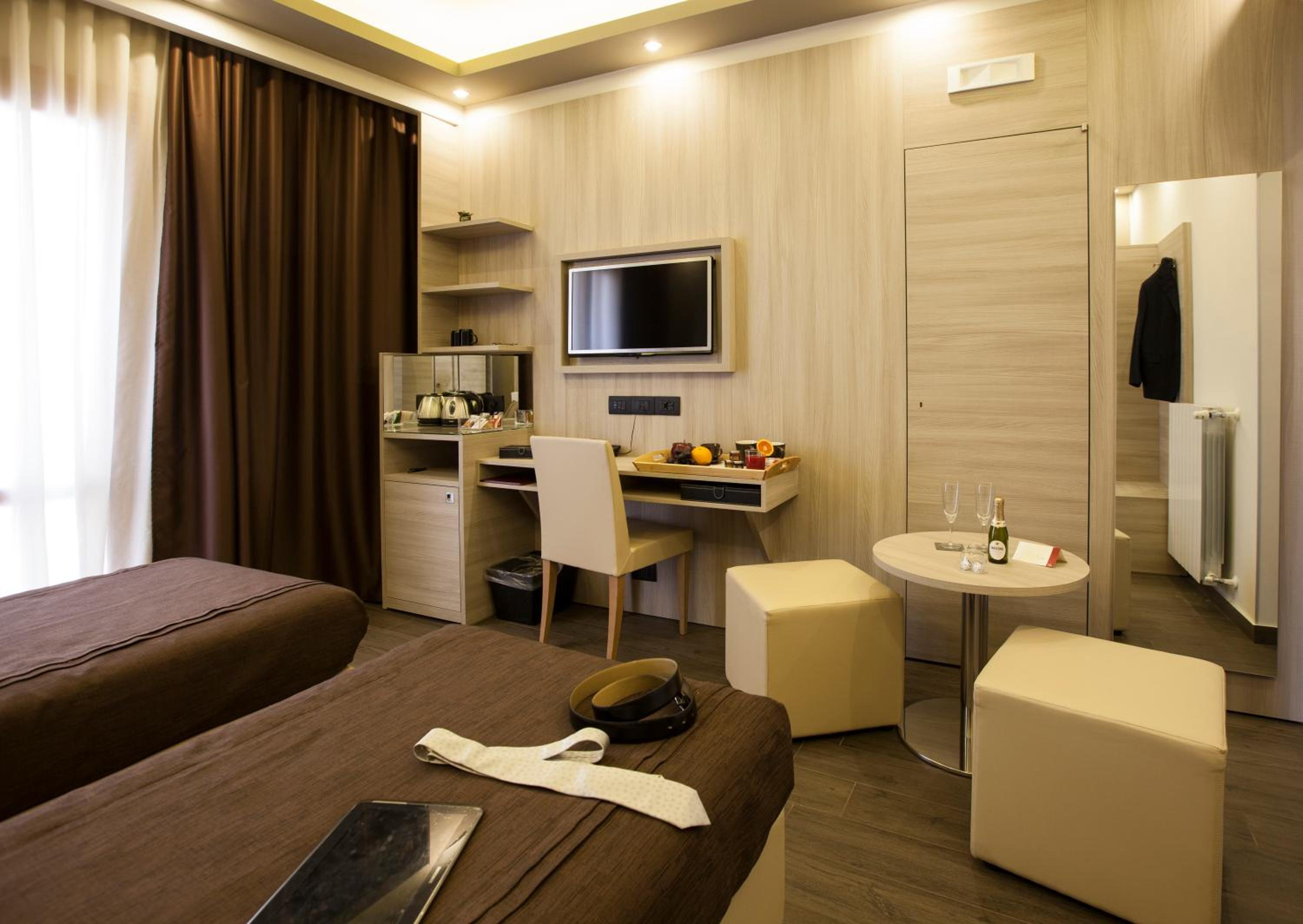 Deluxe Double Room - Photo 19