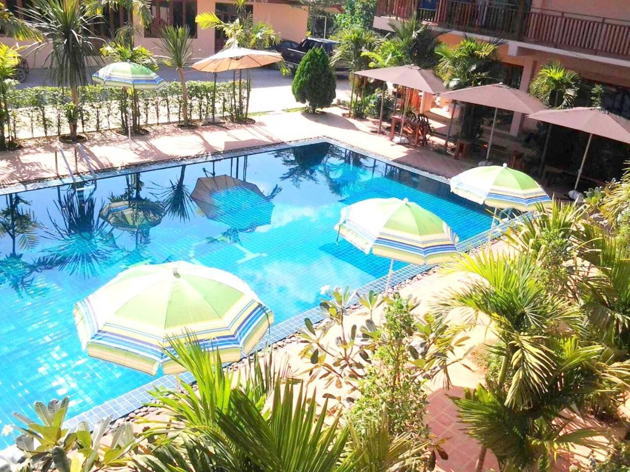 Triple Room with Pool View photo 2