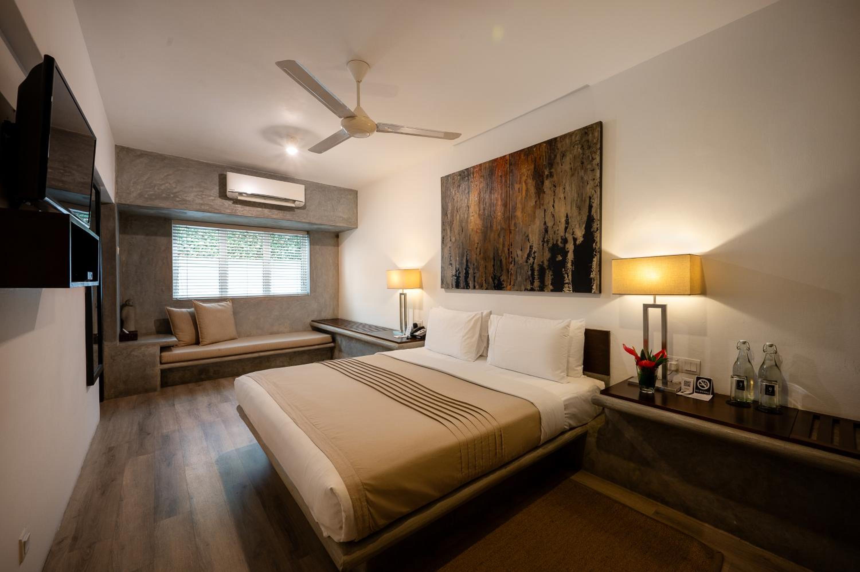 Superior King Room photo 2