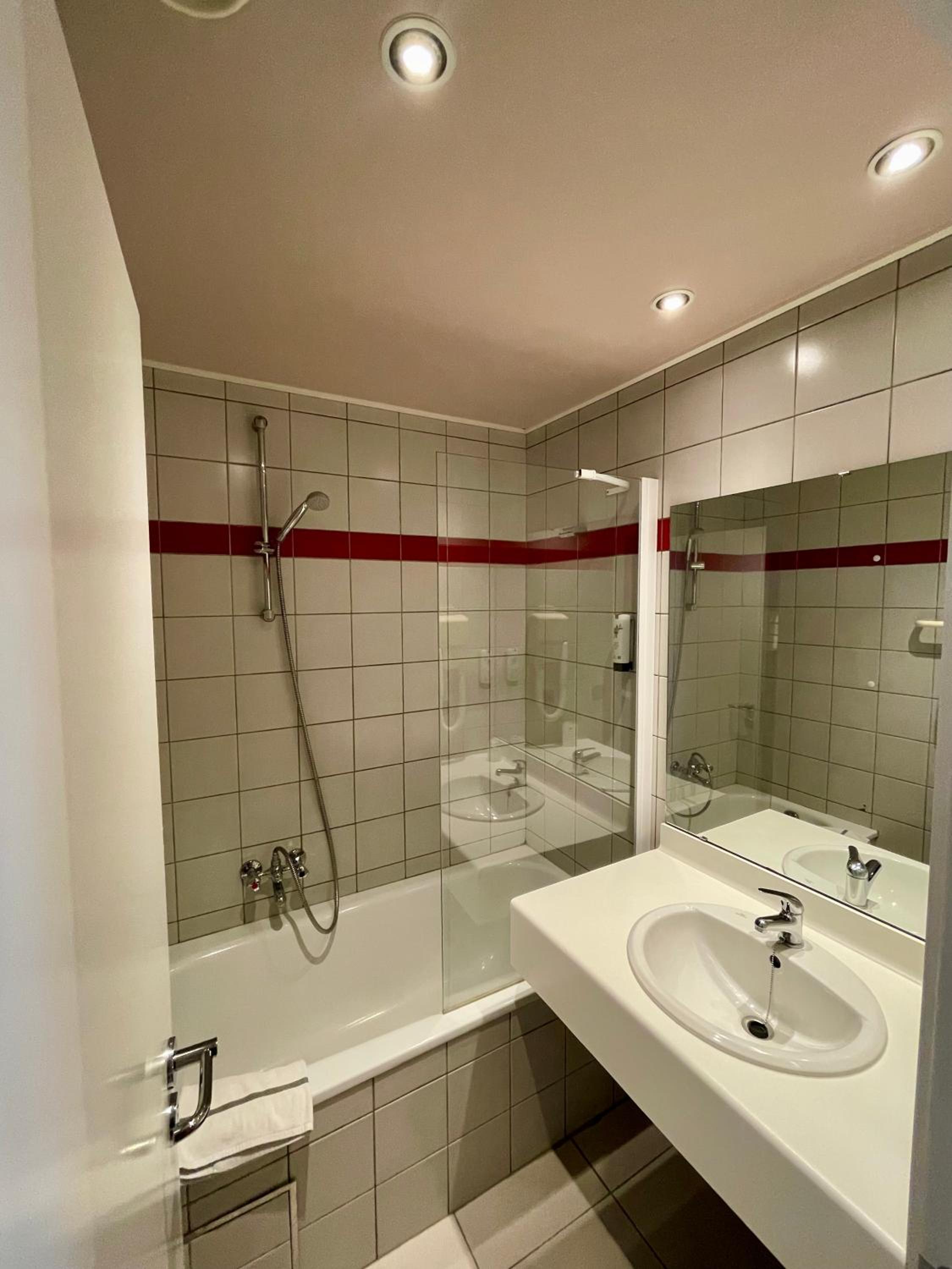 Budget Double Room photo 1