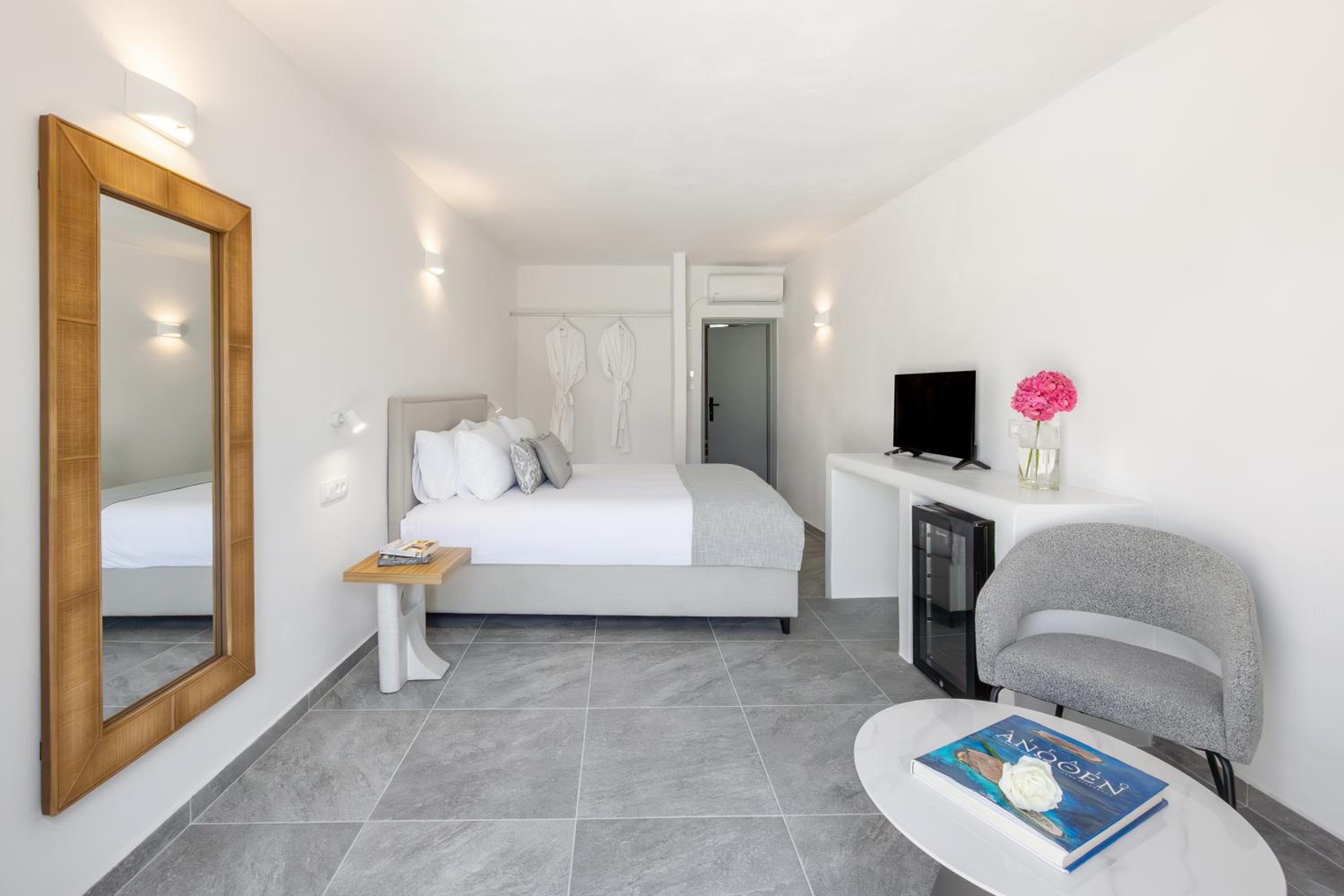 Junior Suite with Private Pool - Photo 4
