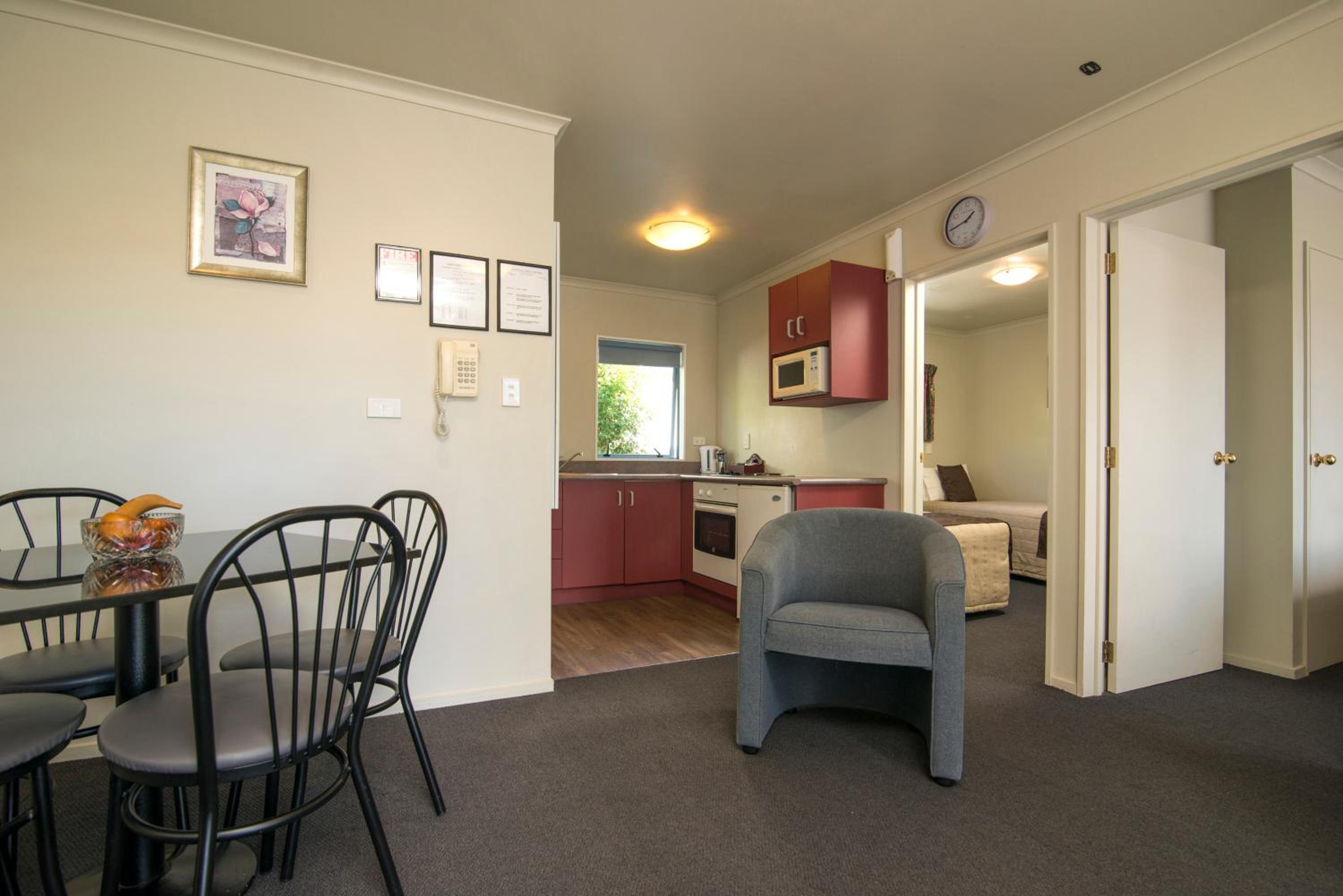 Two-Bedroom Apartment - Photo 6