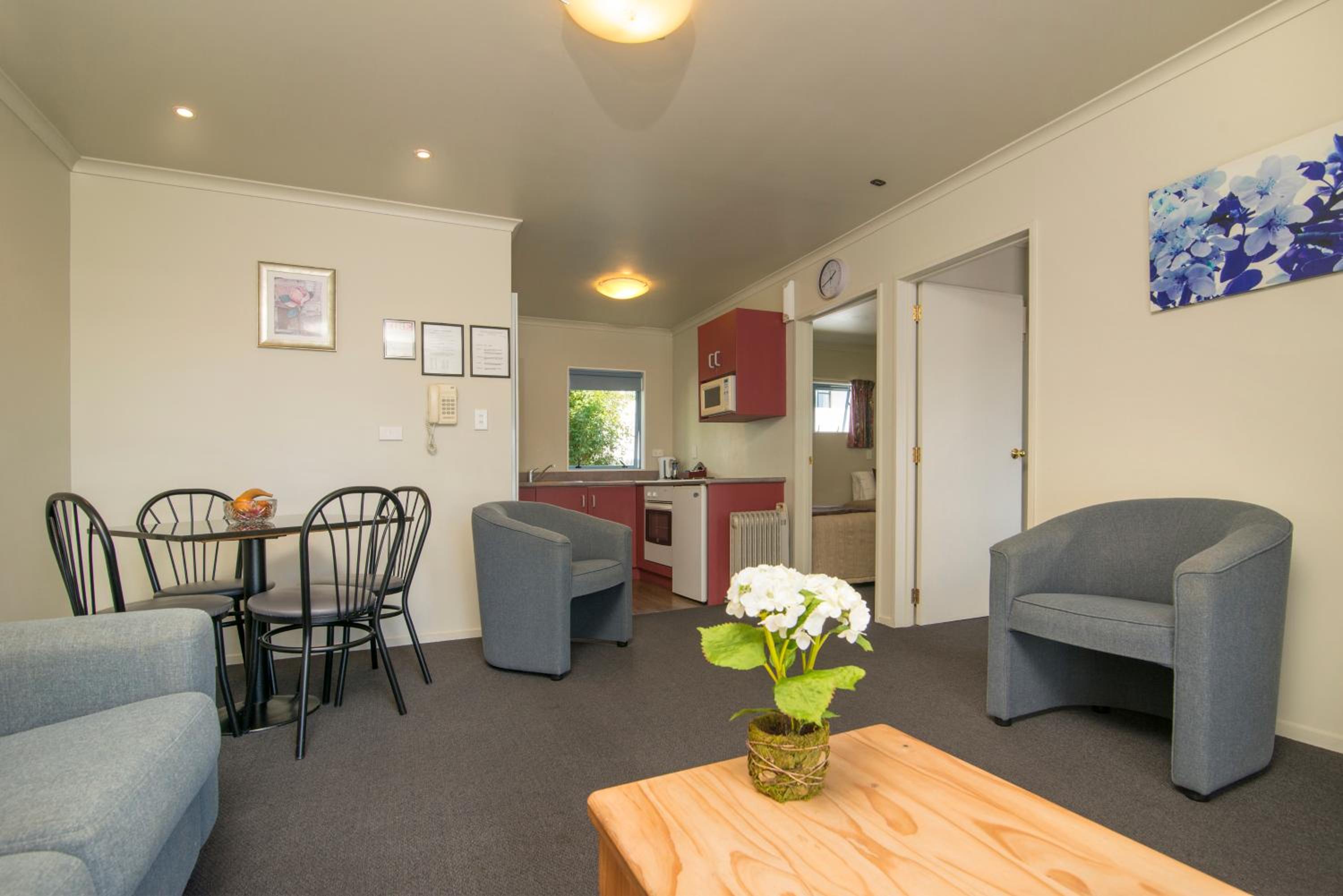 Two-Bedroom Apartment - Photo 4
