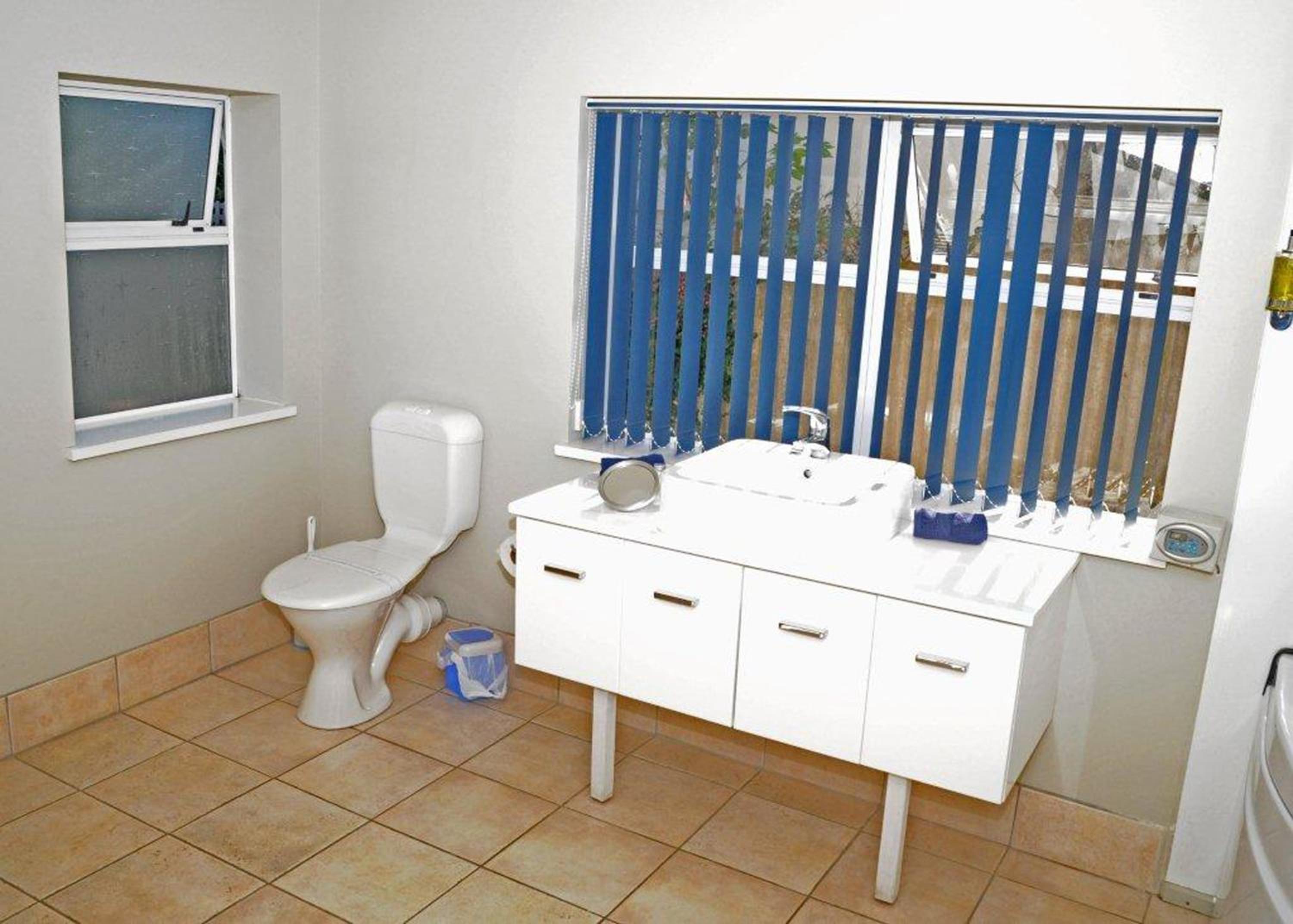 Two-Bedroom Apartment with Spa Bath - Photo 7