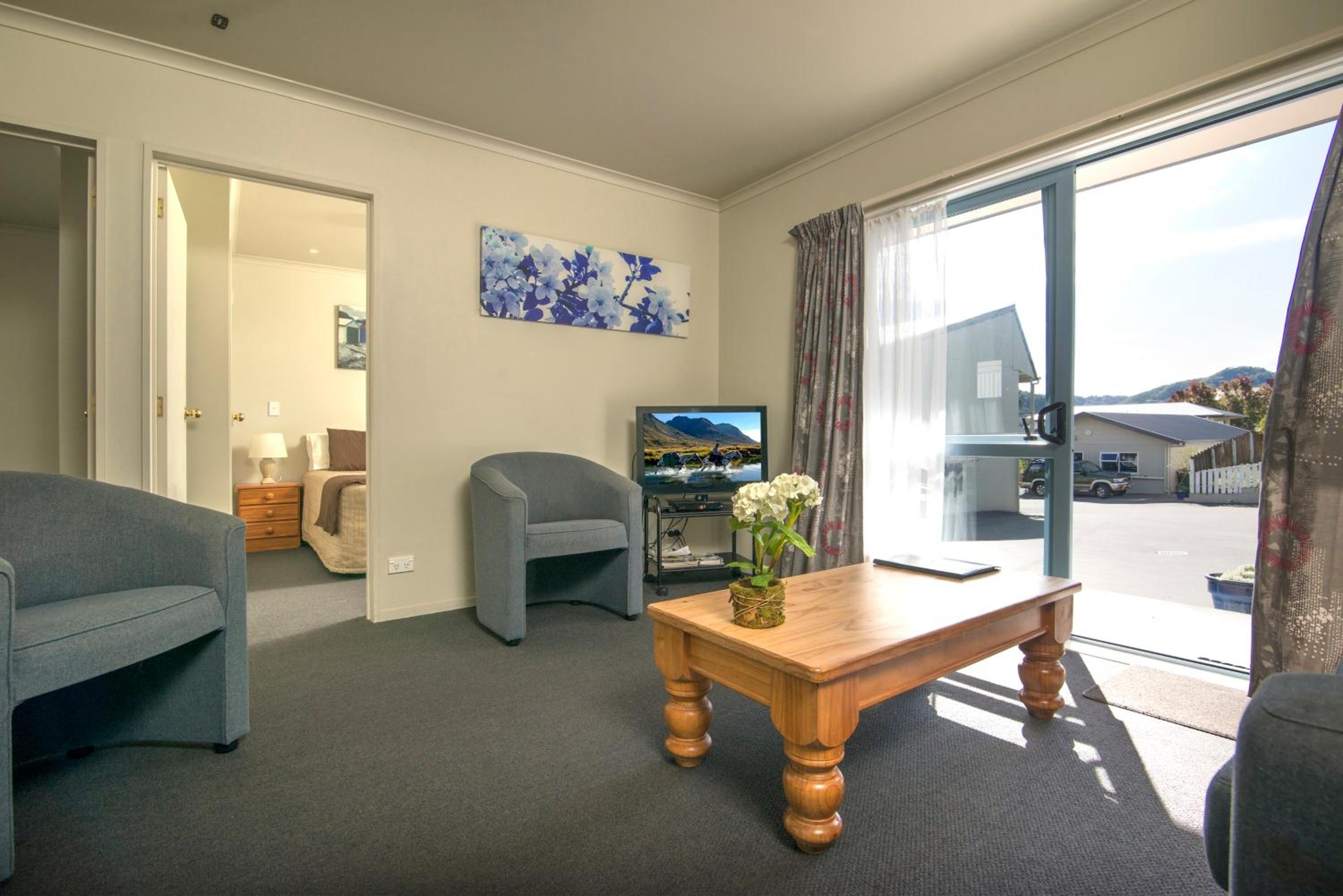 Two-Bedroom Apartment - Photo 5