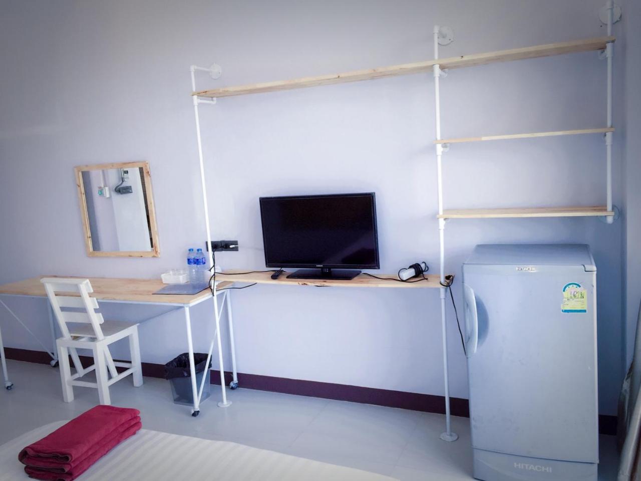 Apartment with Balcony - Photo 16
