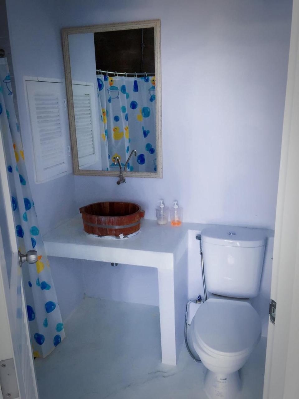 Apartment with Balcony - Photo 12