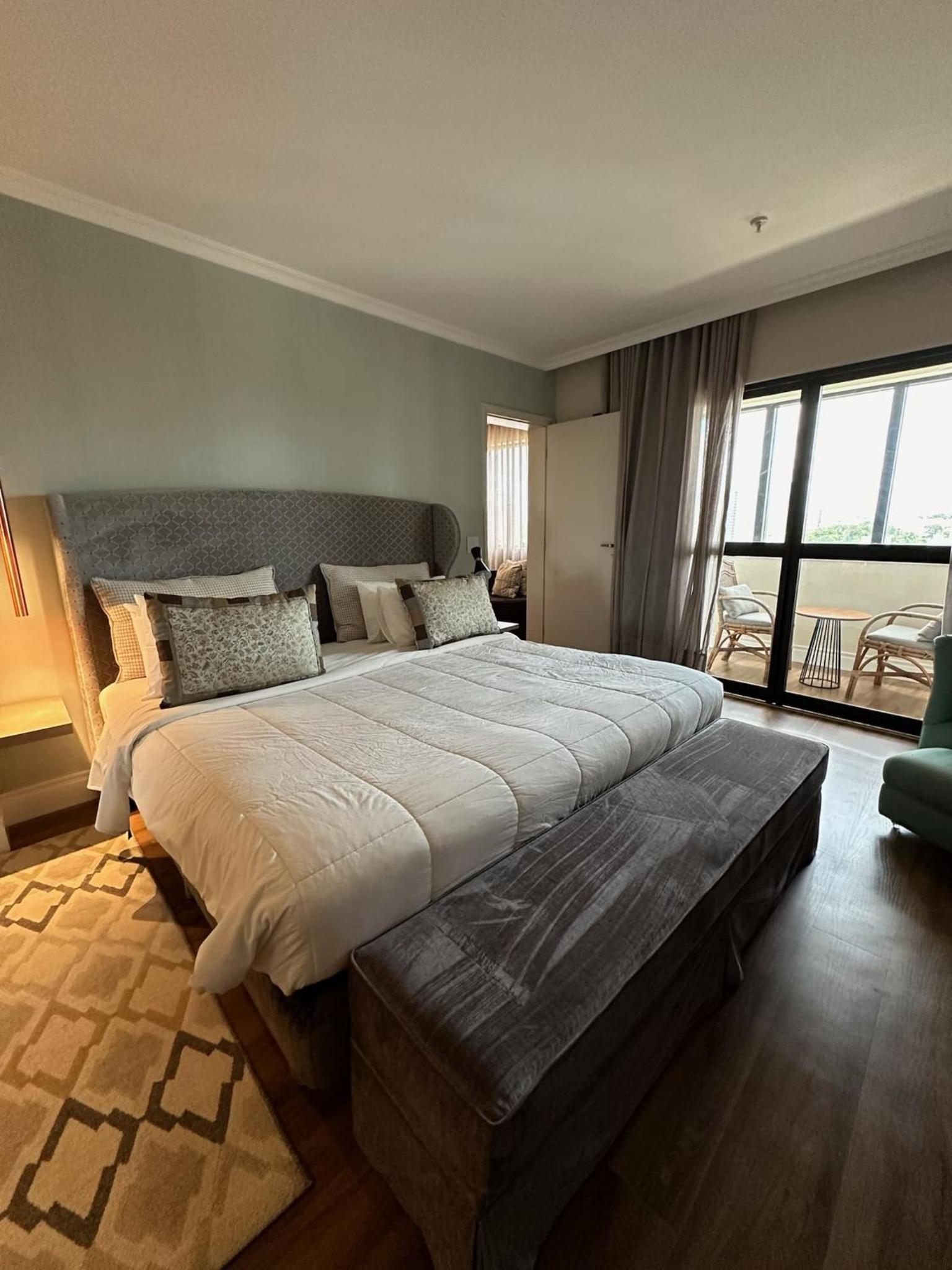 Deluxe King Suite