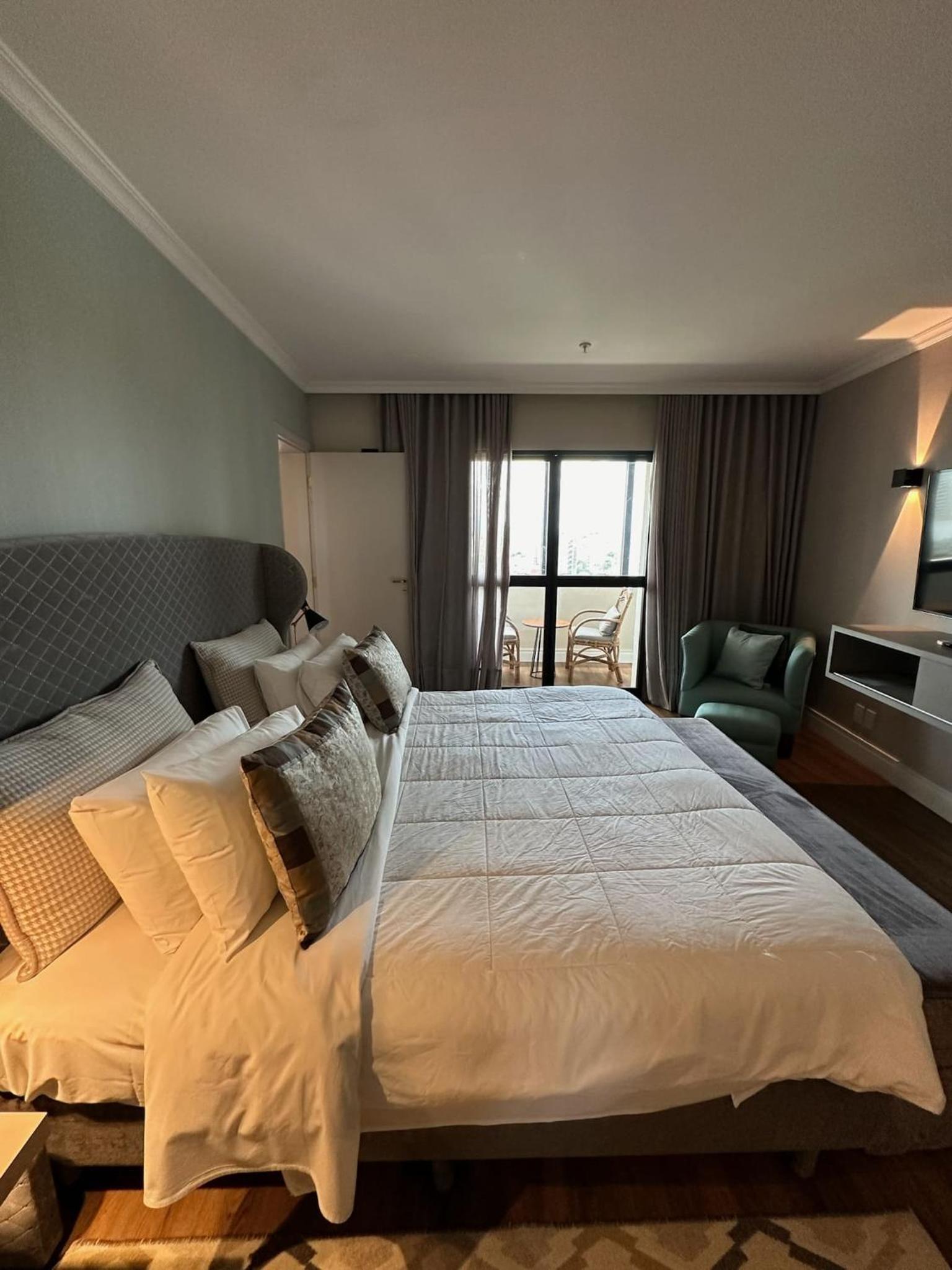 Deluxe King Suite